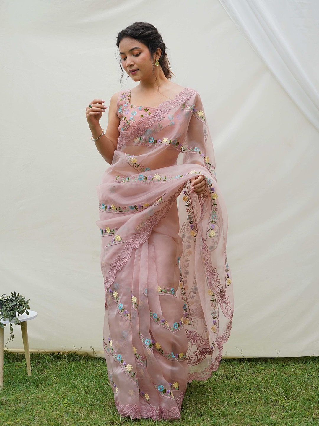 

DEVATITHI Floral Sequinned Organza Saree, Peach