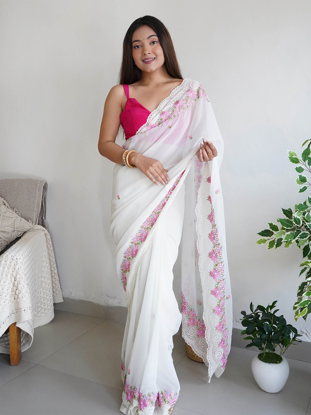 

DEVATITHI Floral Embroidered Poly Georgette Saree, White
