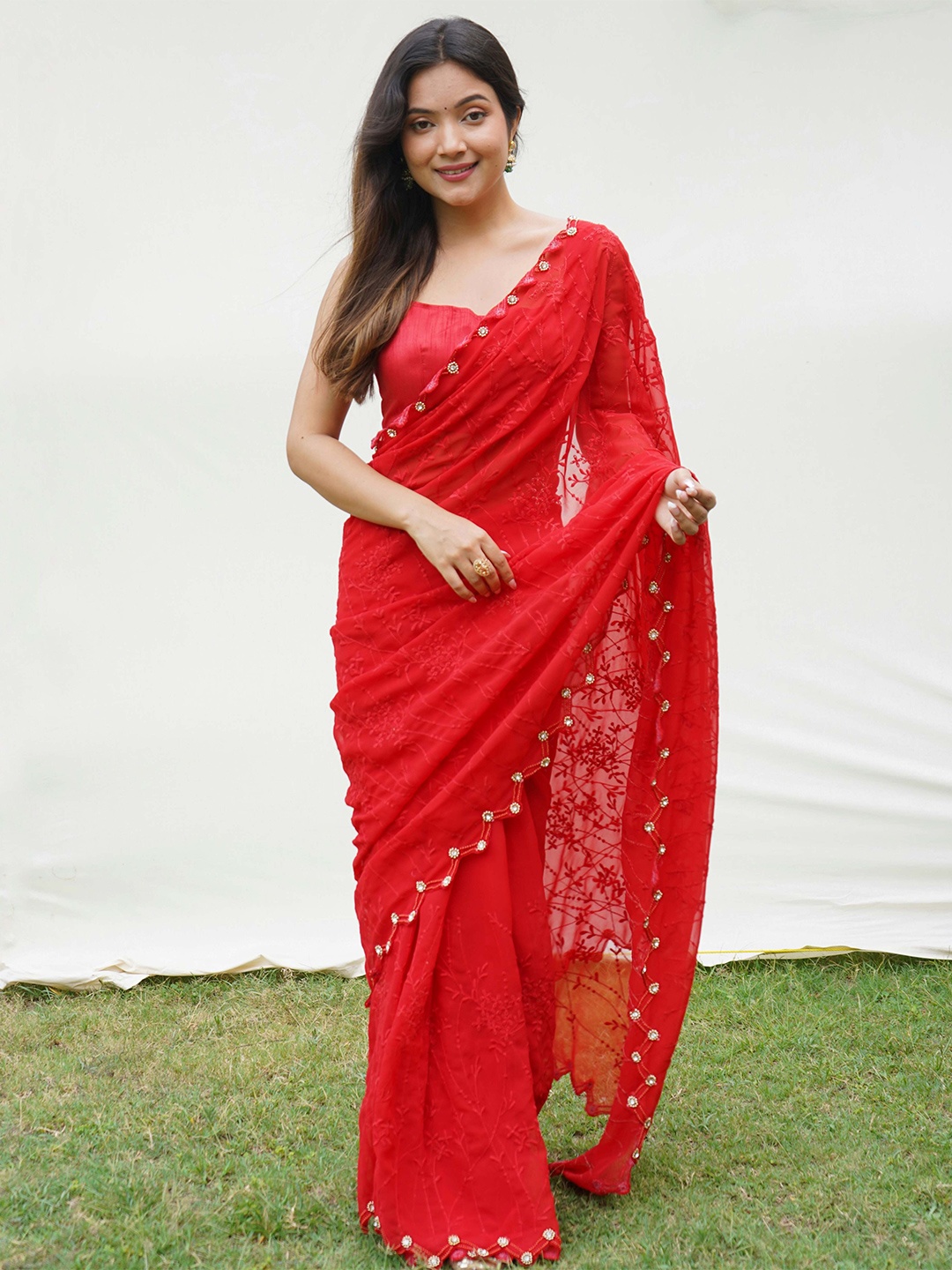 

DEVATITHI Floral Embroidered Poly Georgette Saree, Red