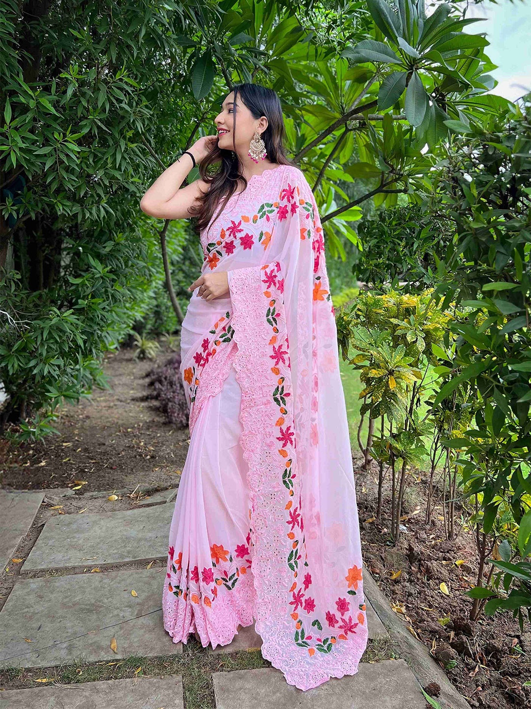 

DEVATITHI Floral Embroidered Poly Georgette Saree, Peach