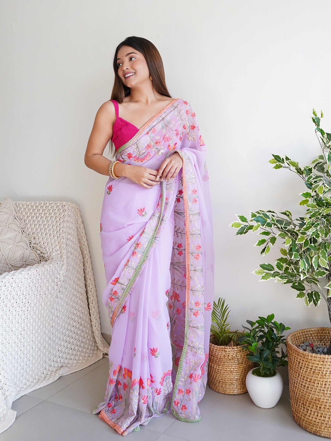 

DEVATITHI Floral Embroidered Poly Georgette Saree, Lavender