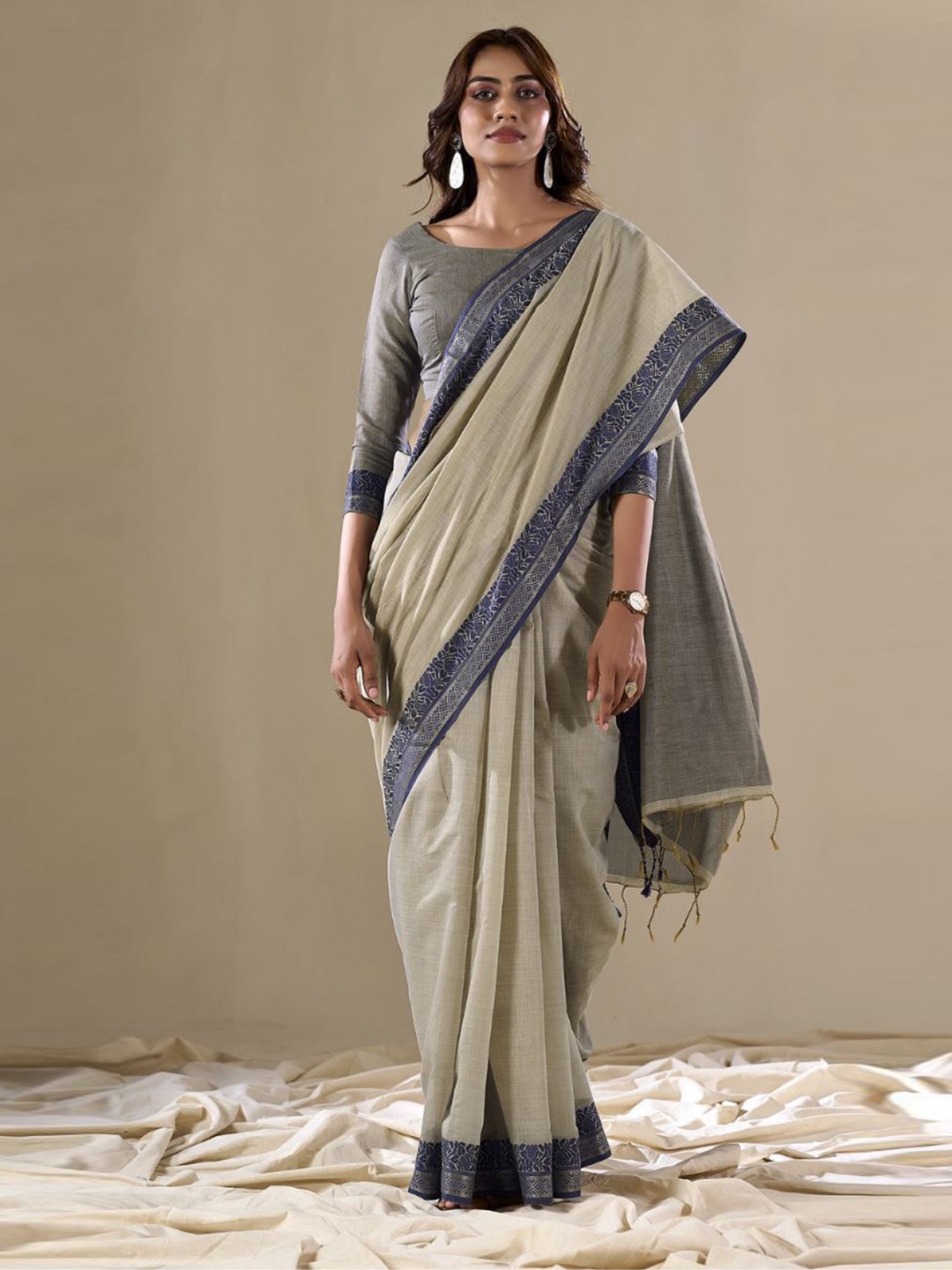 

MySilkLove Woven Design Silk Cotton Khadi Saree, Grey