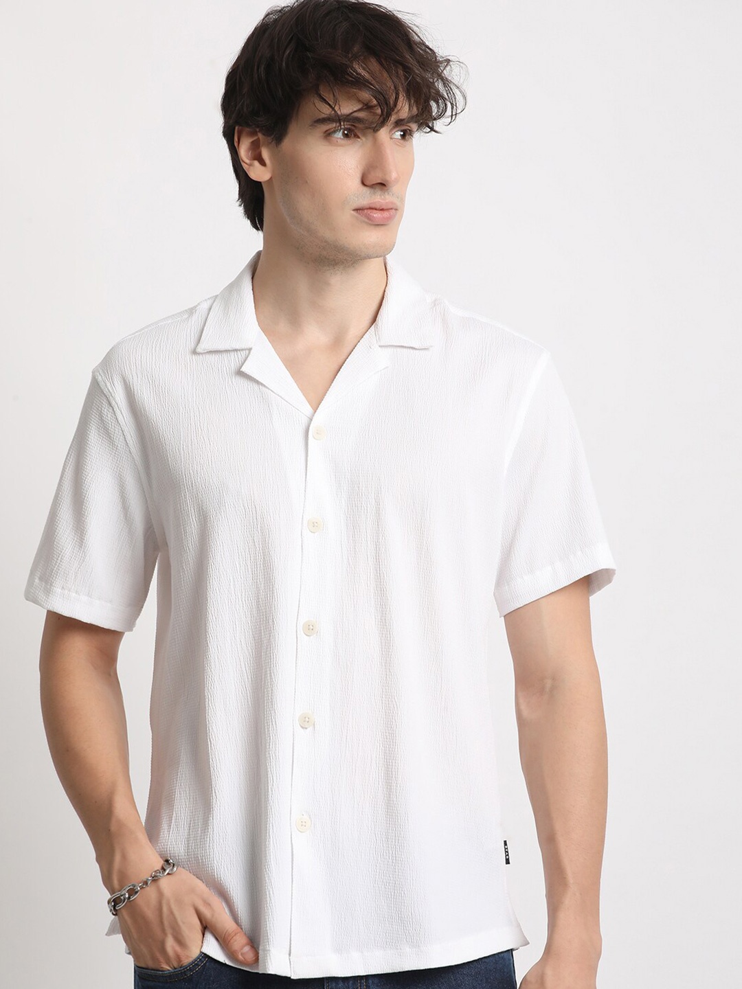 

THE BEAR HOUSE Short Sleeves Spread Collar Opaque Casual Shirt, White