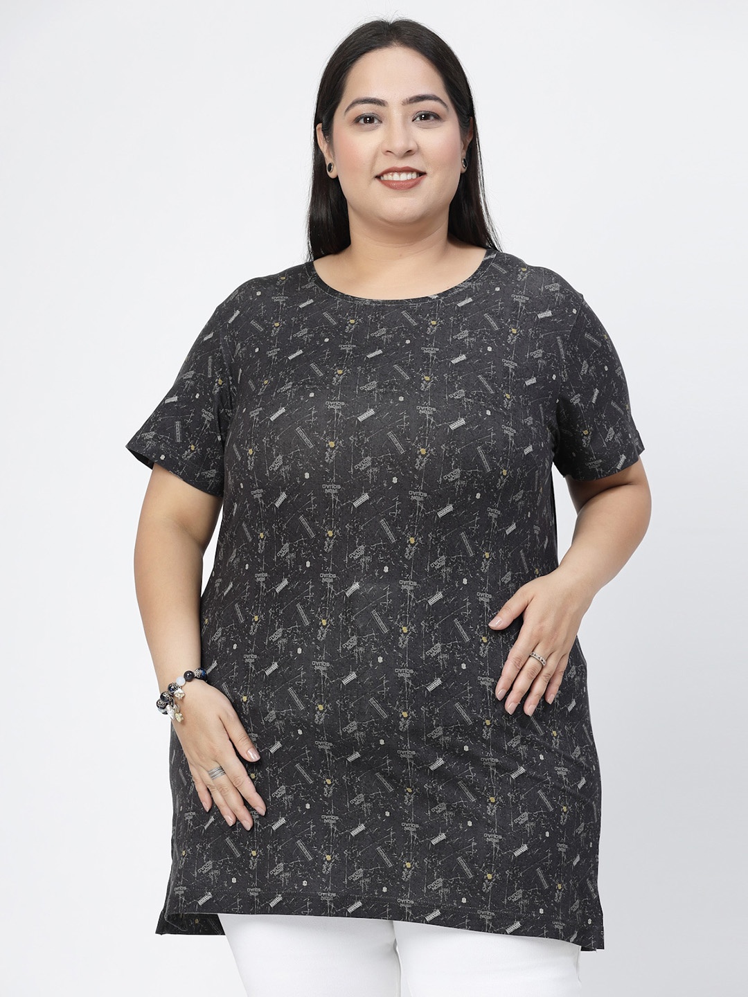 

plusS Black Graphic Printed Drop-Shoulder Sleeves Regular Fit Cotton Casual T-shirt