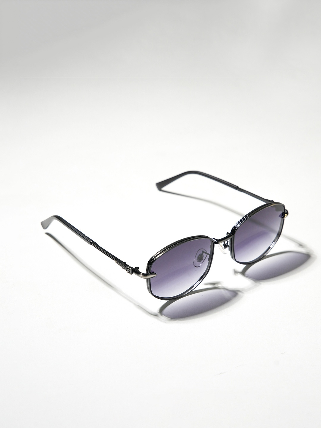 

CHOKORE Men Round Sunglasses with UV Protected Lens CHKSM_91, Blue