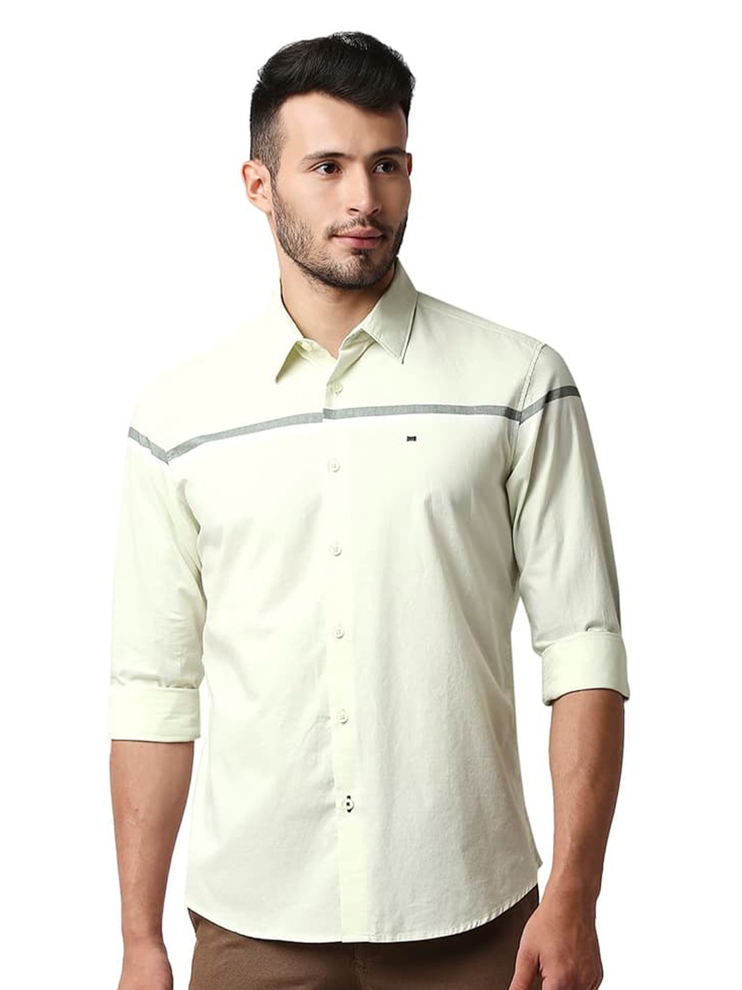 

Basics Spread Collar Curved Cotton Slim Fit Casual Shirt, Green