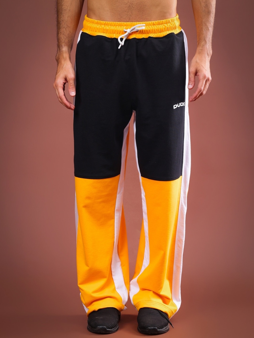 

WEARDUDS Men Relaxed Fit Colourblocked Mid Rise Track Pants, Yellow