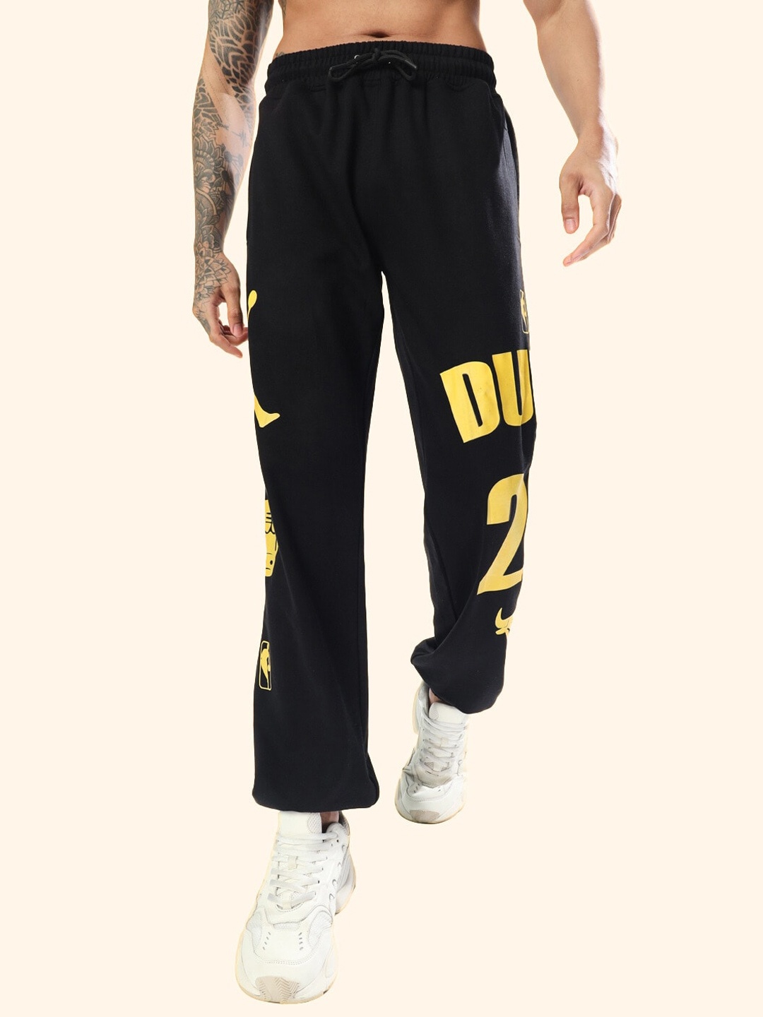

WEARDUDS Men Relaxed Fit Printed Pure Cotton Mid Rise Joggers, Black