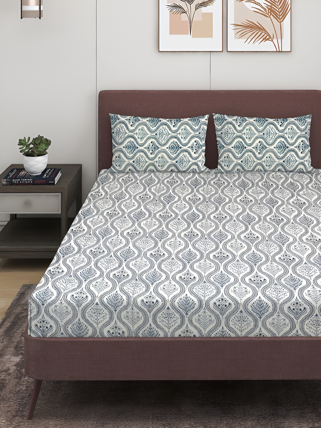 

ROMEE Blue & White Ethnic Motifs 300 TC Cotton King Bedsheet with 2 Pillow Covers