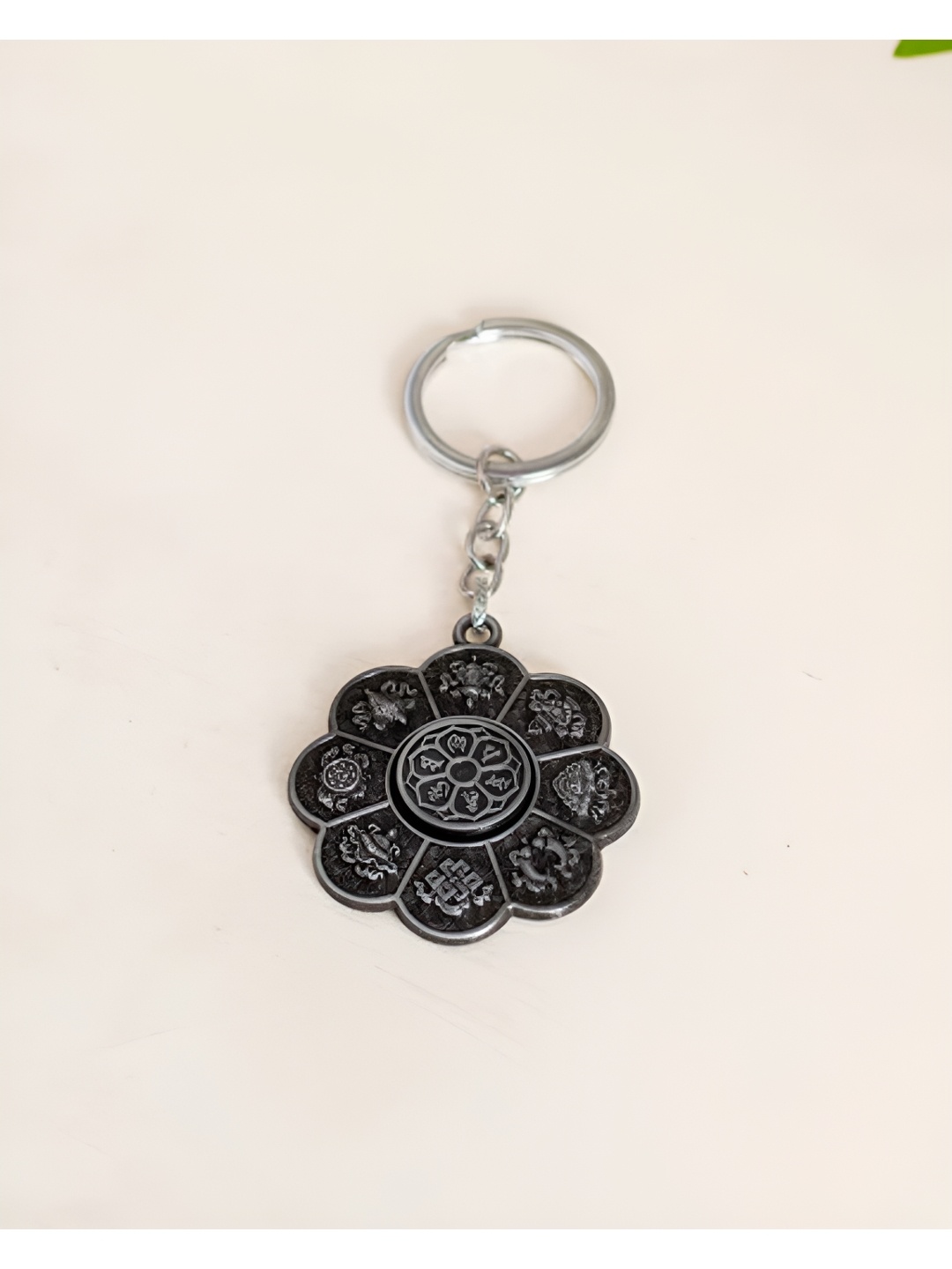 

THEDECORKART Vedic Symbol Metal Key Chain, Black