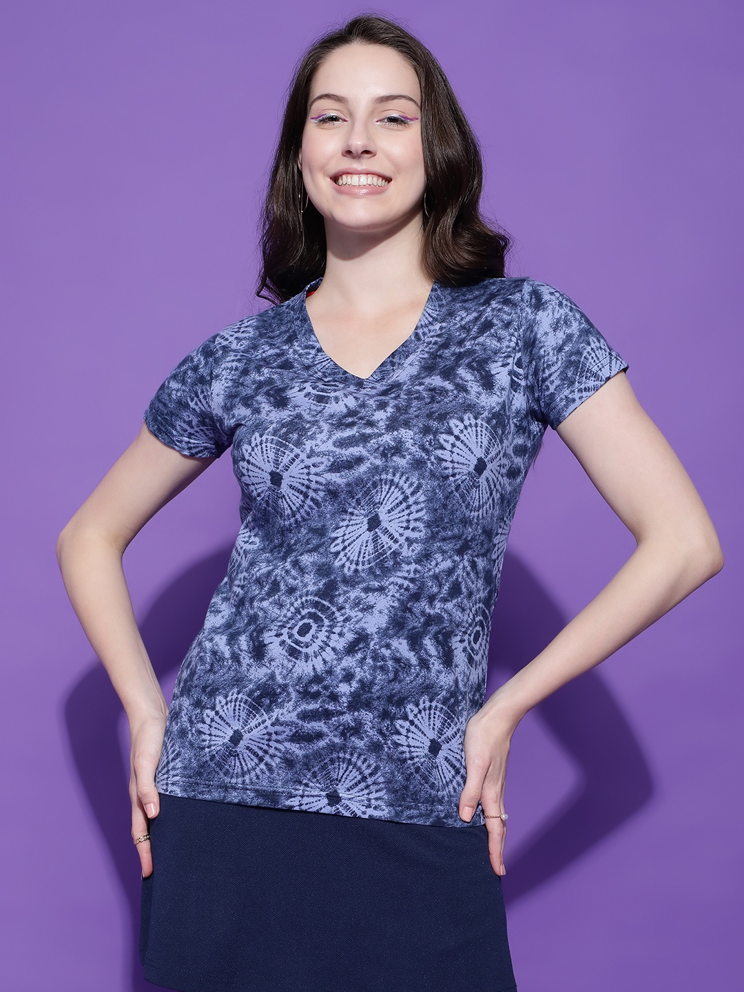 

EPPE V-Neck Abstract Printed Dri-FIT T-shirt, Blue