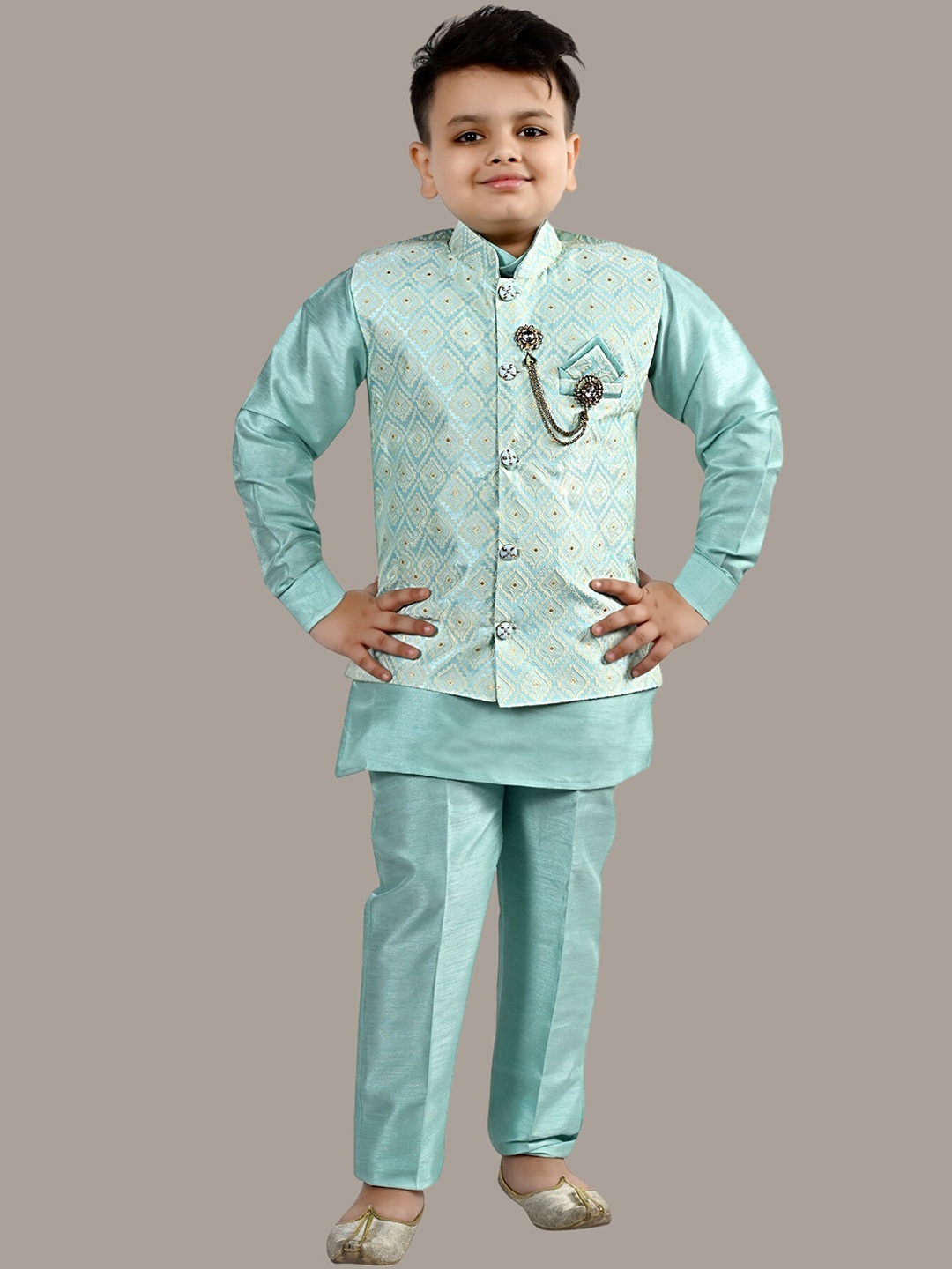 

BT DEZINES Boys Mandarin Collar Thread Work Raw Silk Kurta with Trousers, Blue