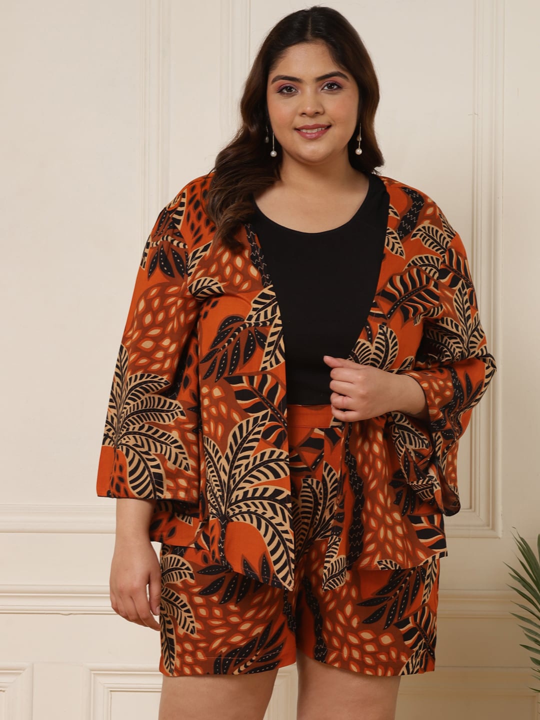

DEEBACO Plus Size Printed Shrug With Shorts, Brown