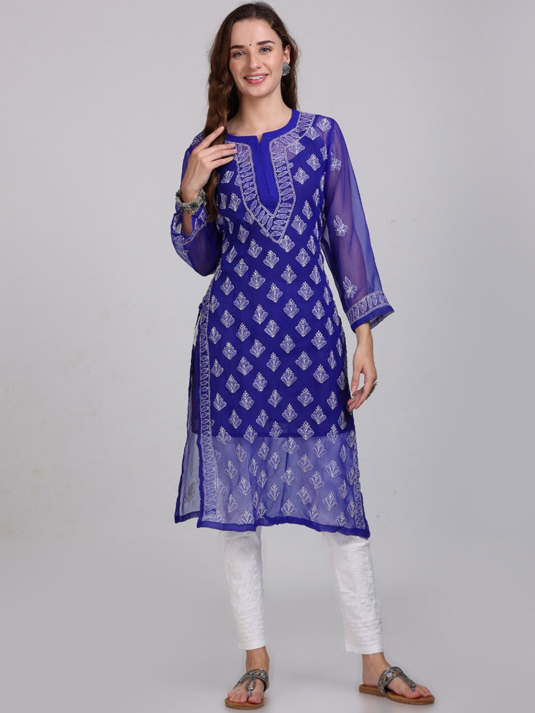 

KHAKA Floral Embroidered Regular Chikankari Kurta & Trousers, Blue