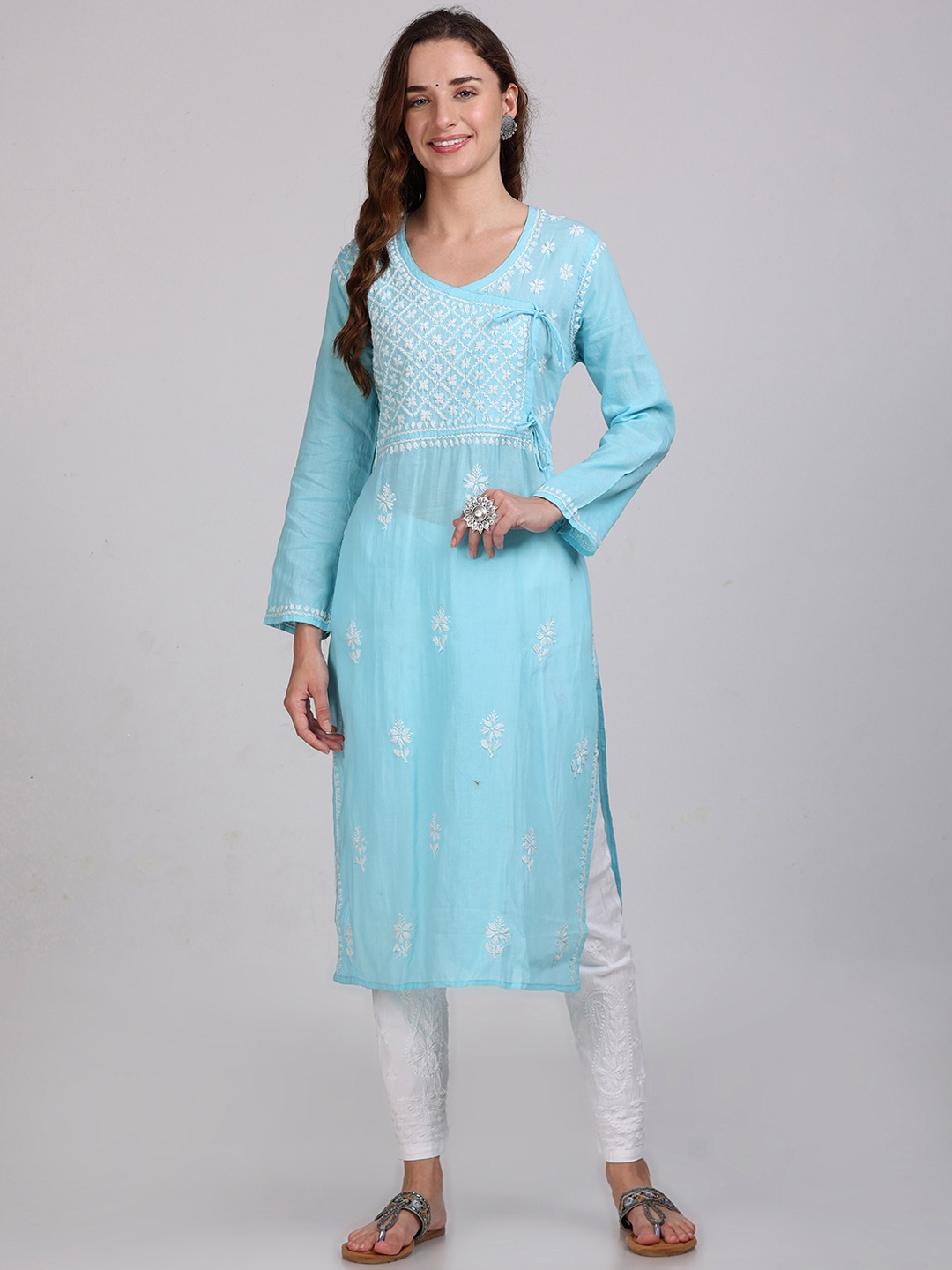 

KHAKA Floral Embroidered Regular Chikankari Pure Cotton Straight Kurta with Trousers, Blue