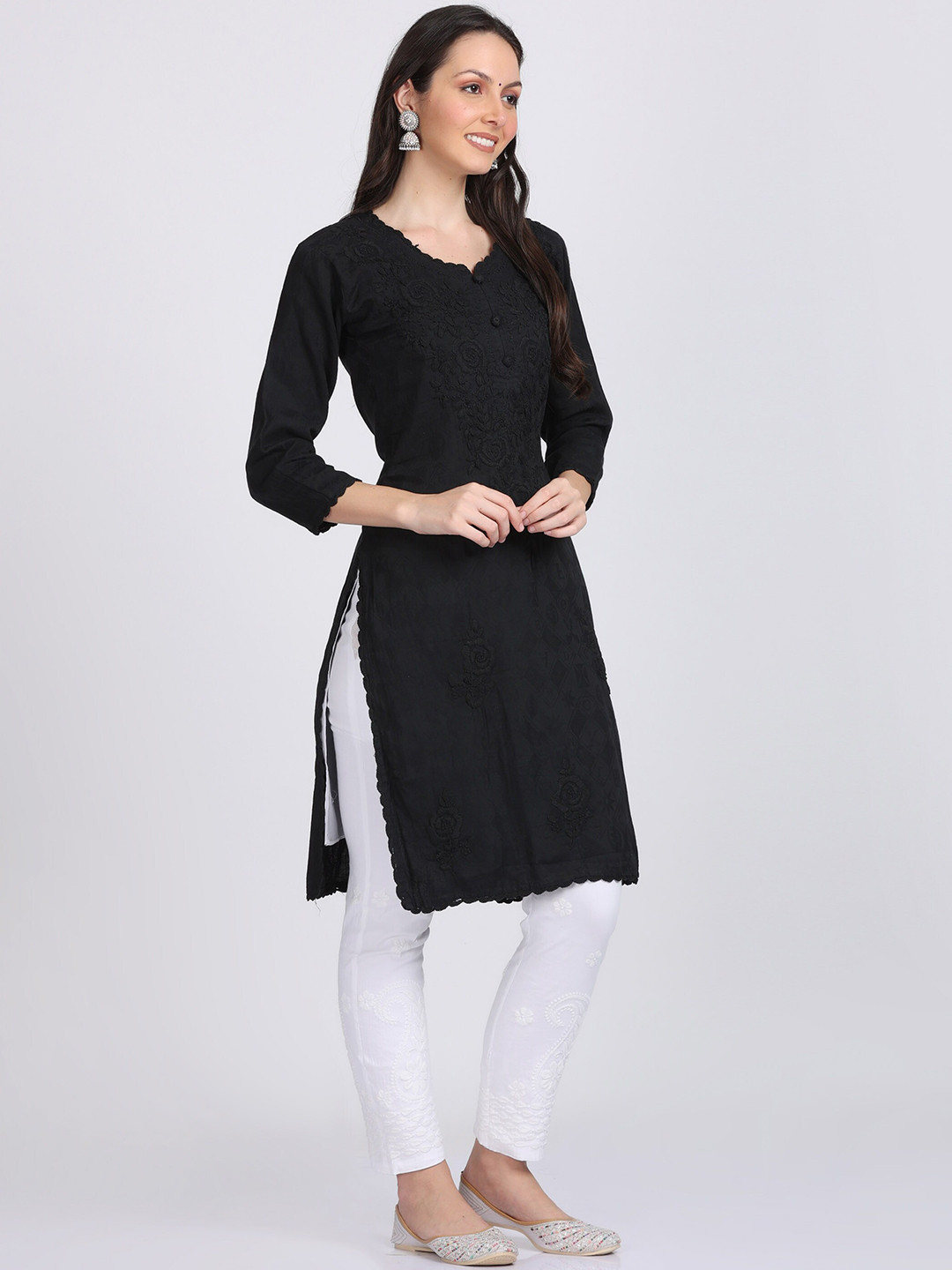 

KHAKA Embroidered Regular Chikankari Pure Cotton Straight Kurta with Trousers, Black