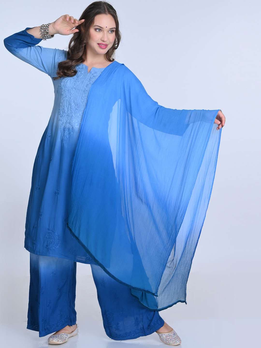 

KHAKA Floral Embroidered Regular Chikankari Straight Kurta with Palazzos & Dupatta, Blue