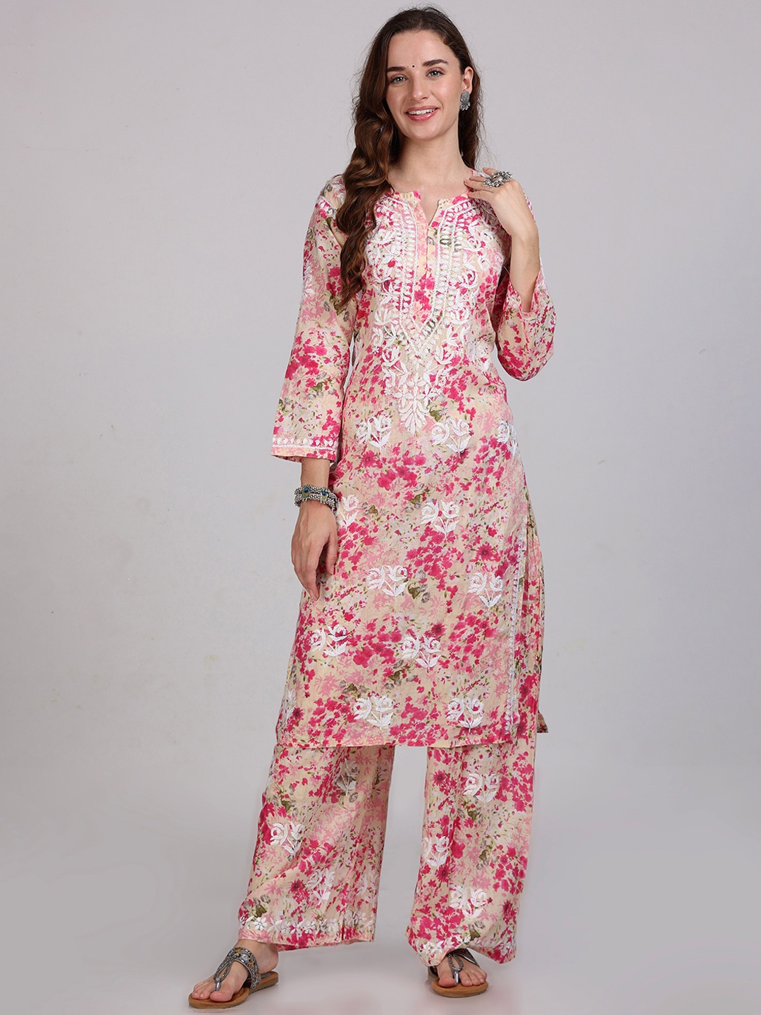 

KHAKA Floral Embroidered Chikankari Straight Kurta With Palazzo, Pink