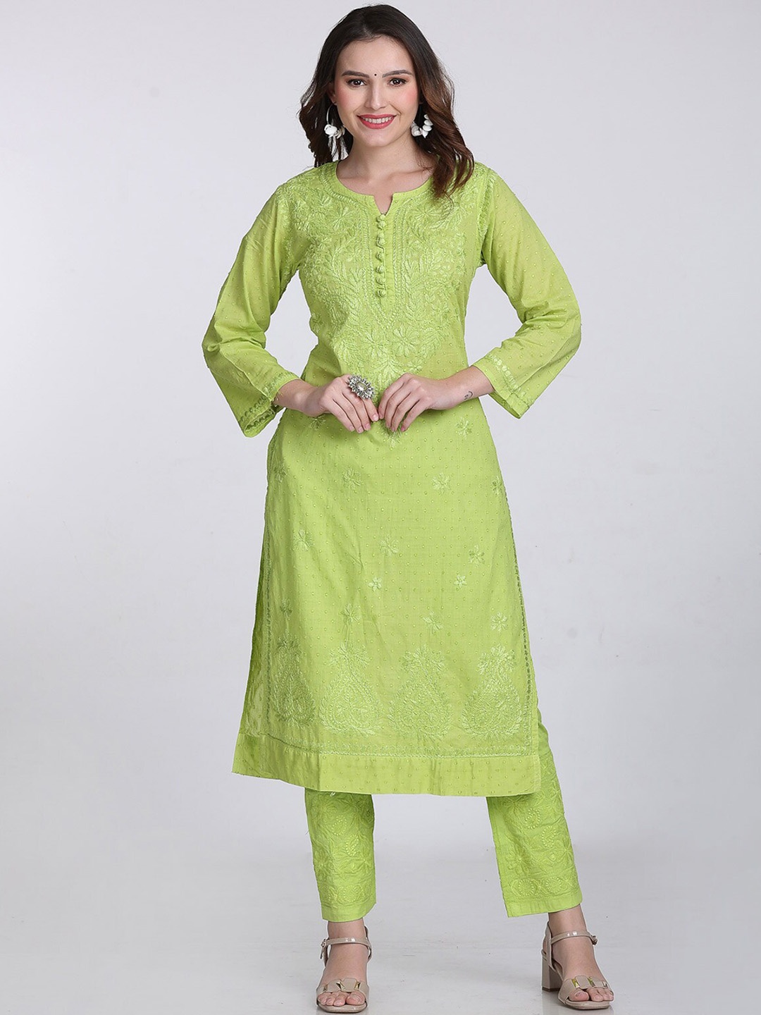 

KHAKA Ethnic Motifs Embroidered Regular Chikankari Pure Cotton Straight Kurta with Trouser, Lime green