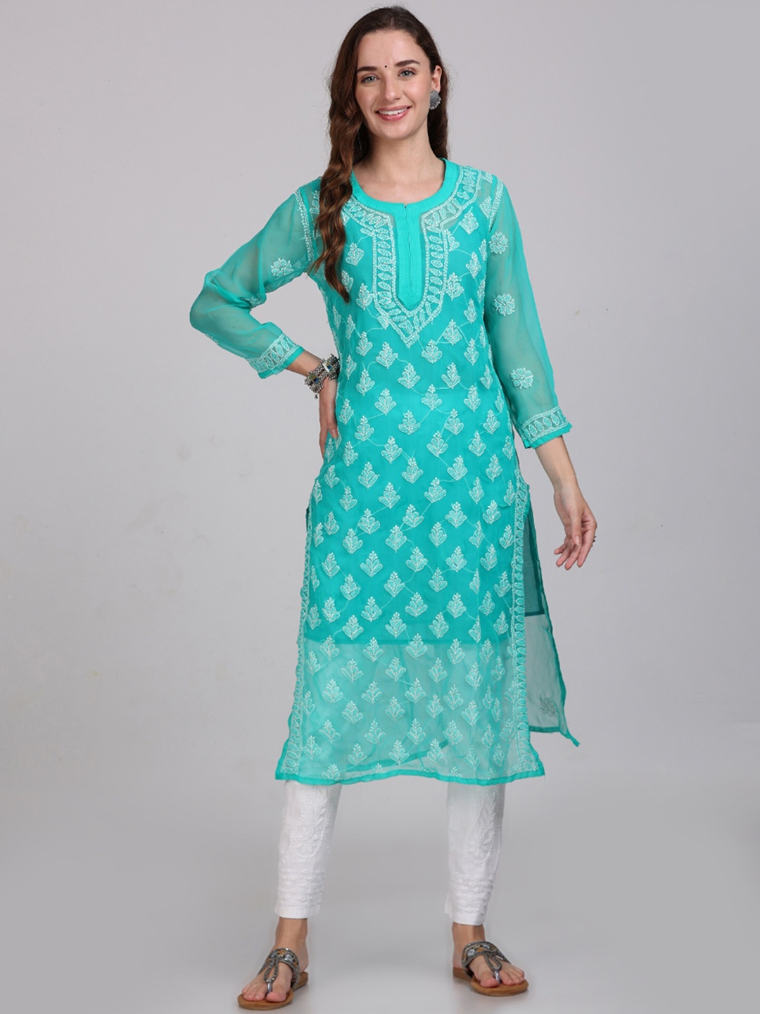 

KHAKA Floral Embroidered Regular Chikankari Straight Kurta with Trousers, Sea green