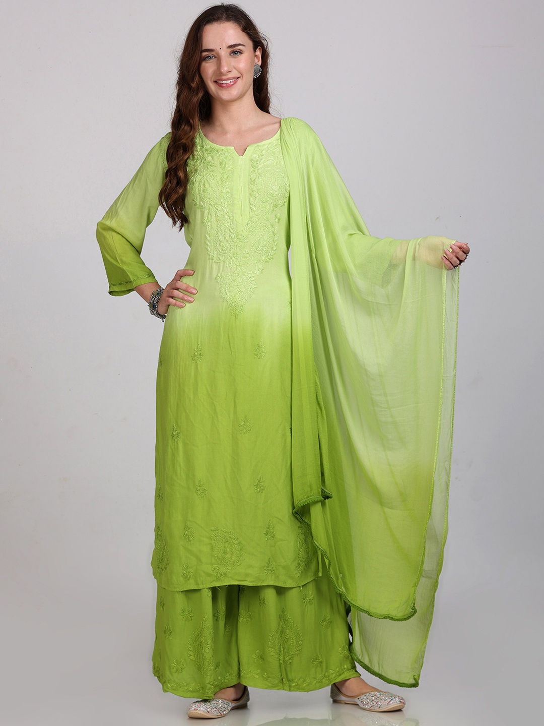 

KHAKA Ethnic Motifs Embroidered Regular Chikankari Straight Kurta with Palazzos & Dupatta, Green