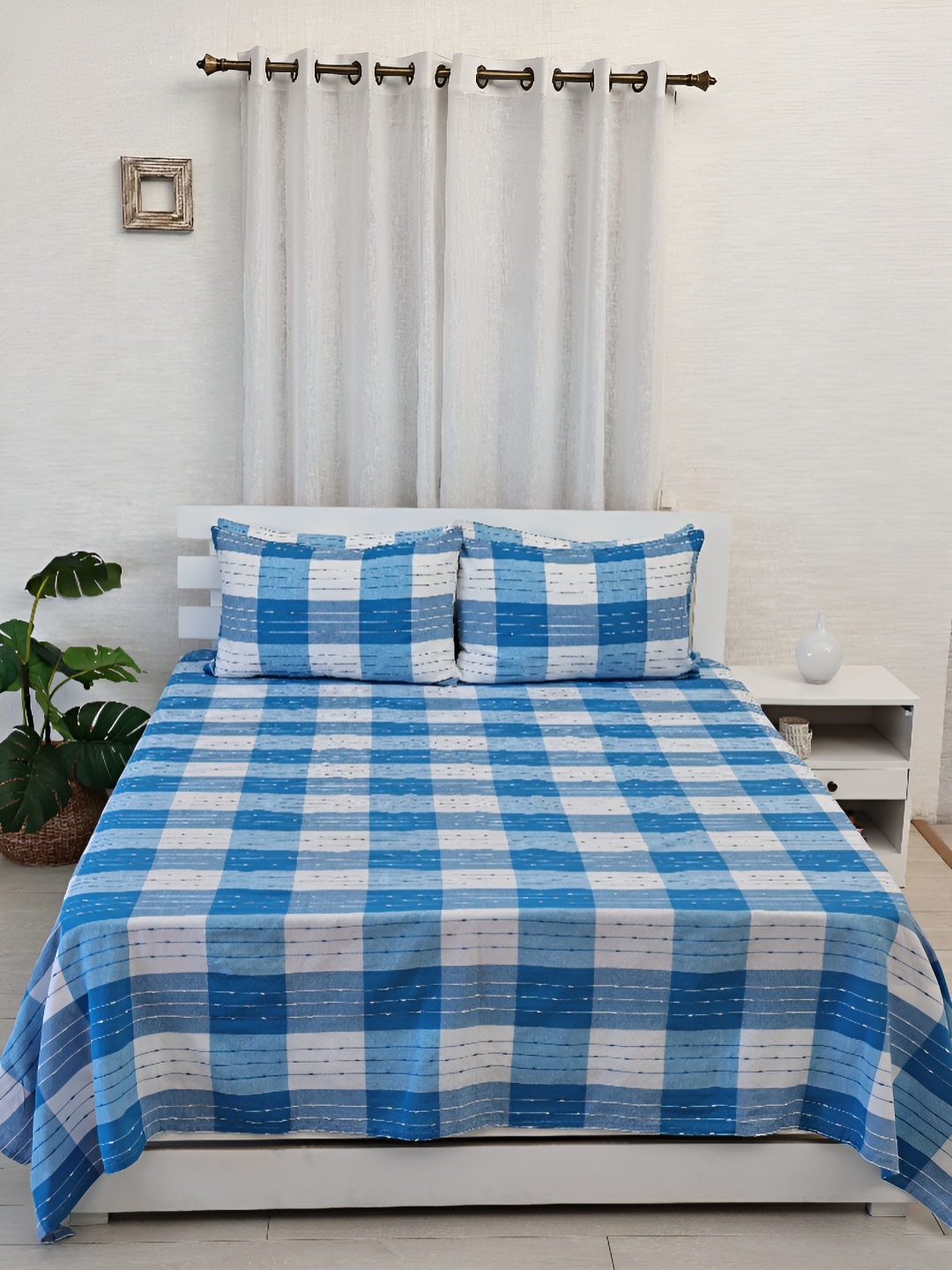 

Ariana Blue & White 3 Pieces Checked 240 TC Pure Cotton Double Queen Bed Covers