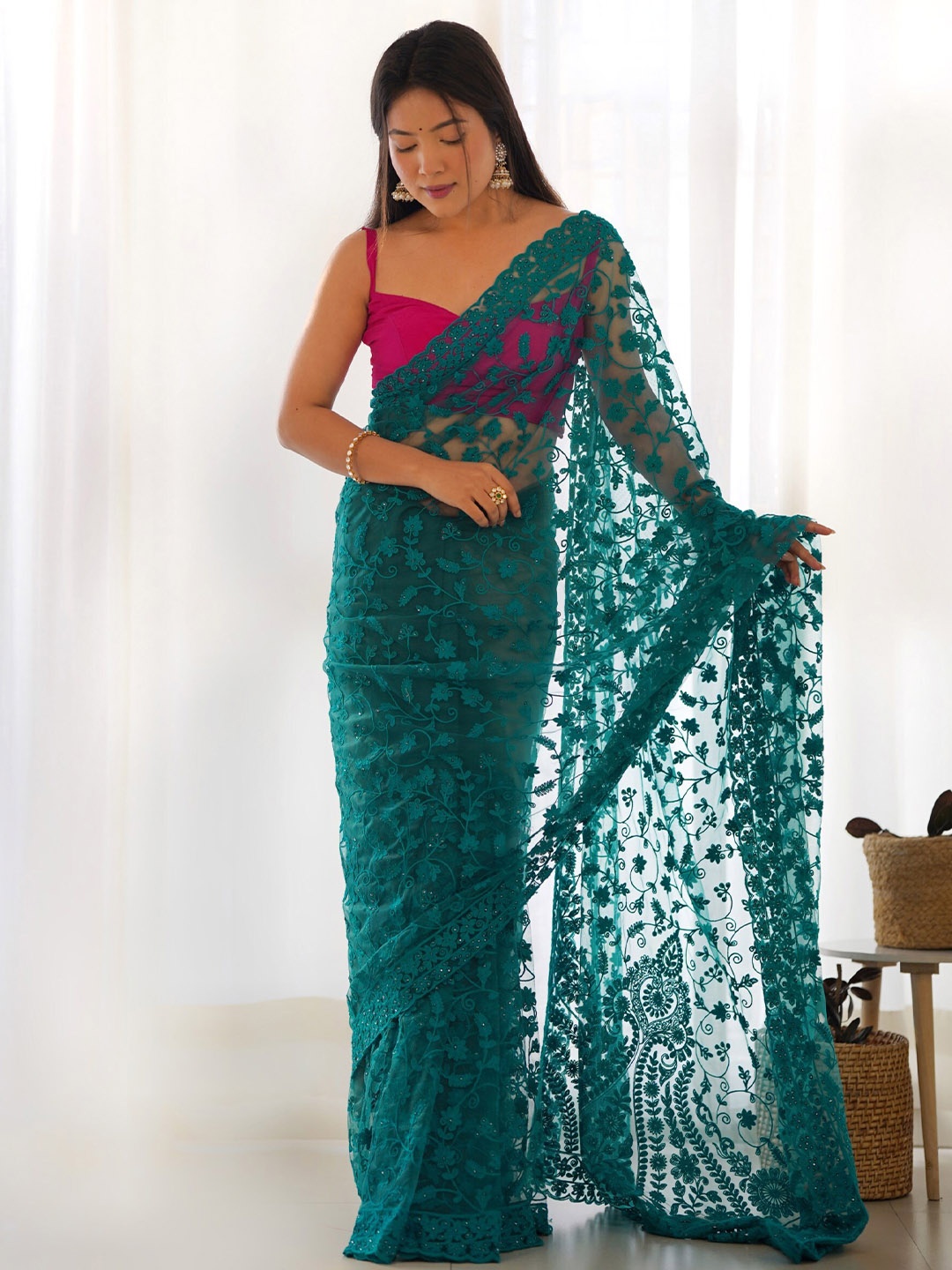 

RV CREATION Embellished Beads and Stones Net Saree, Teal