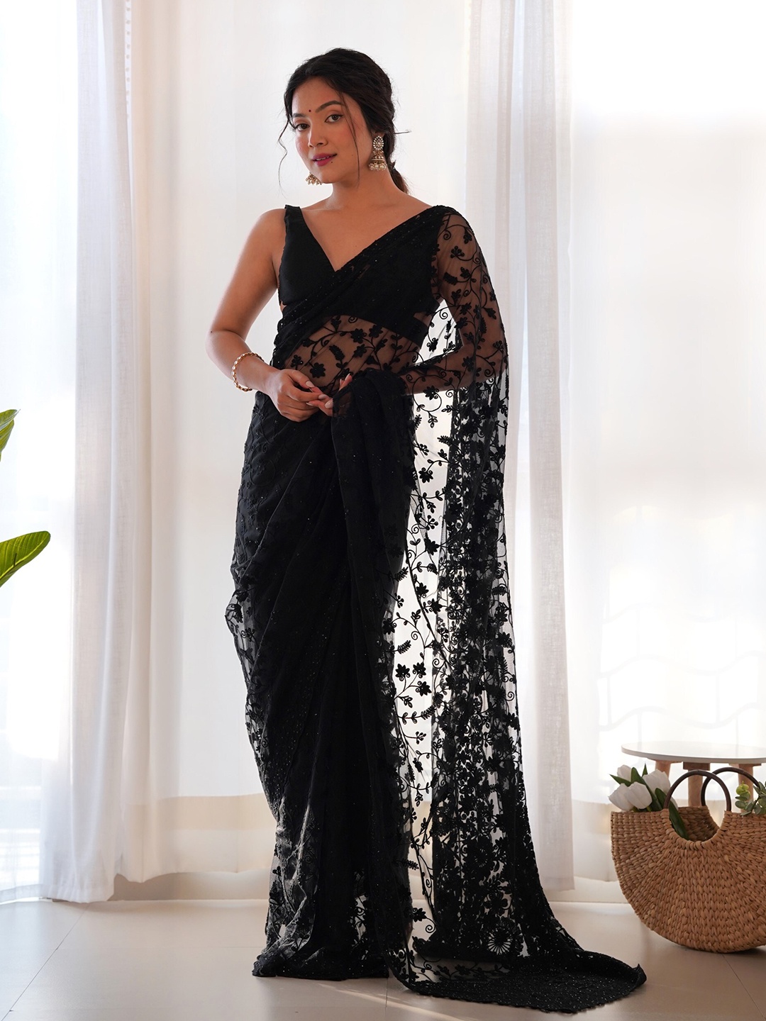 

RV CREATION Floral Beads and Stones Net Saree, Black