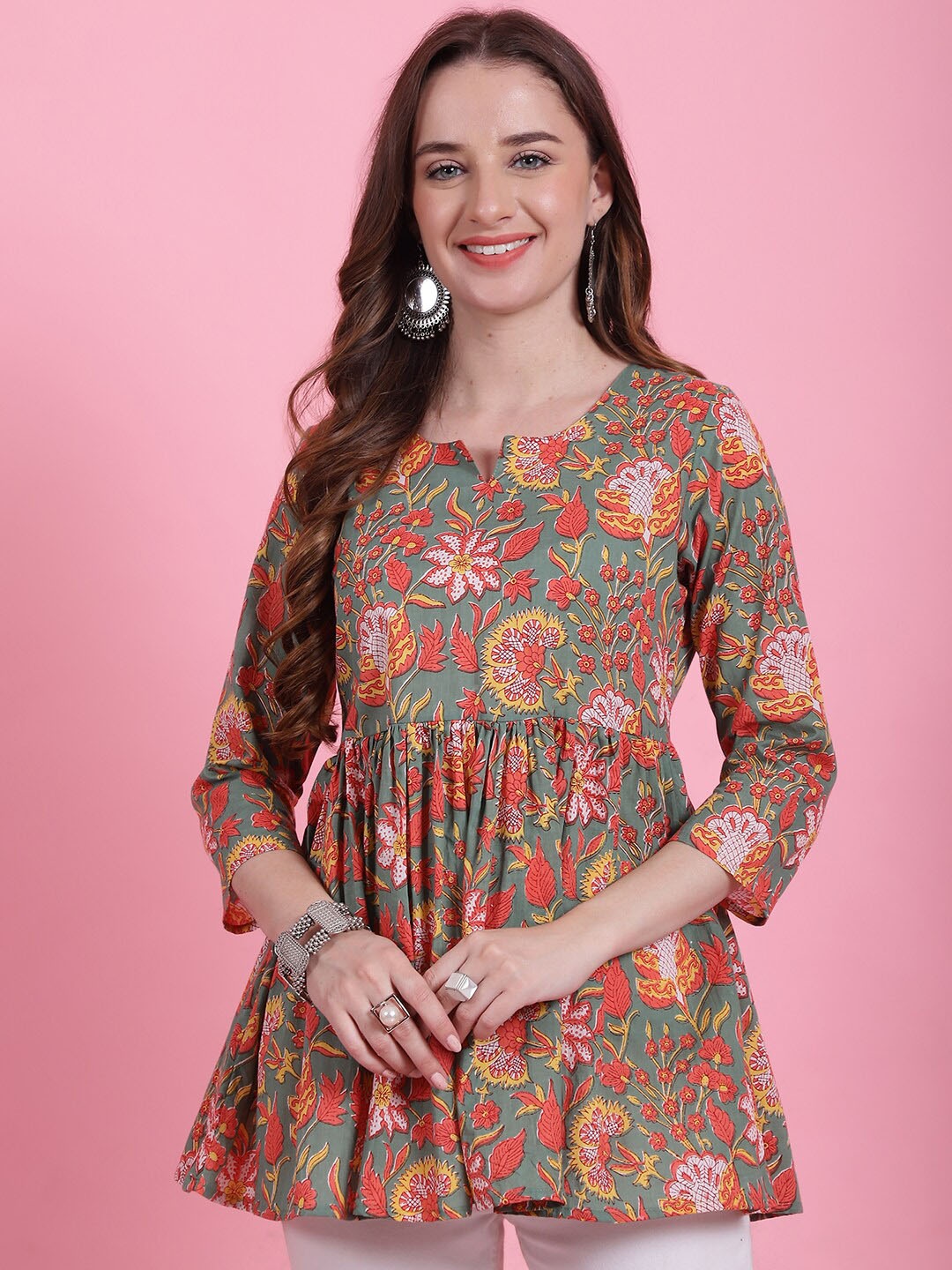 

Prakrti Green Floral Printed Pure Cotton Kurti