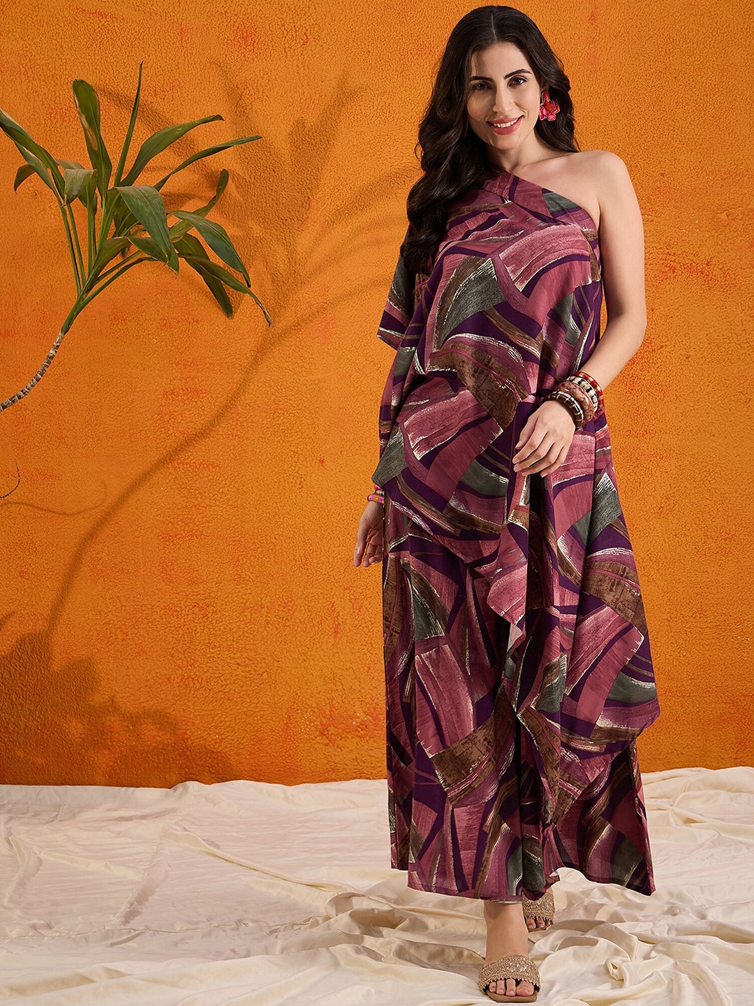 

InWeave Abstract Printed One Shoulder Kurta with Palazzos, Brown