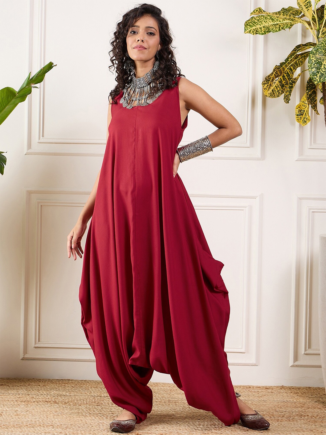 

InWeave Round Neck Basic Jumpsuit, Maroon