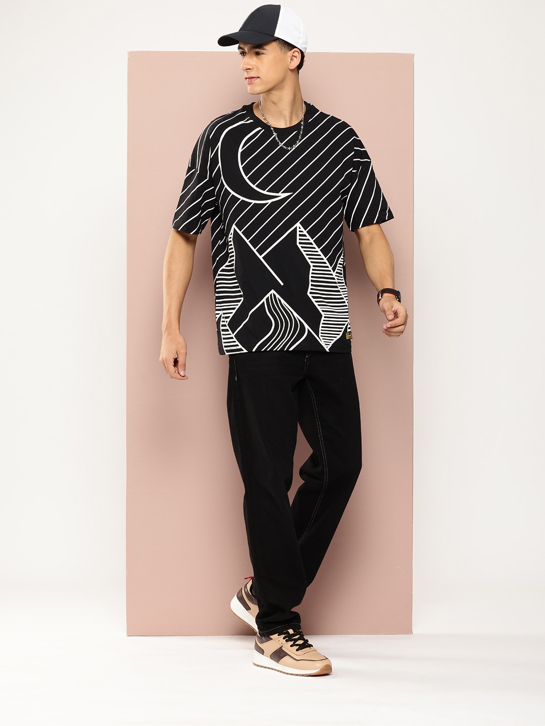 

Stormborn Men Graphic Printed Oversized T-shirt, Black