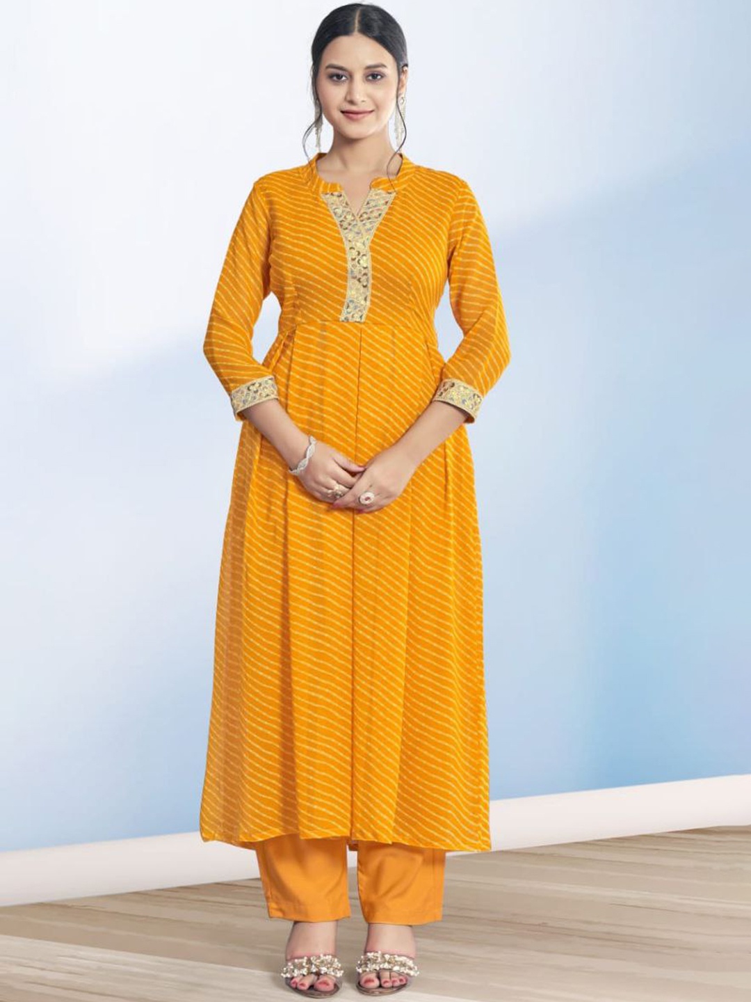 

TWINS LADY Leheriya Striped Mandarin Collar Sequinned Anarkali Kurta & Trousers, Mustard