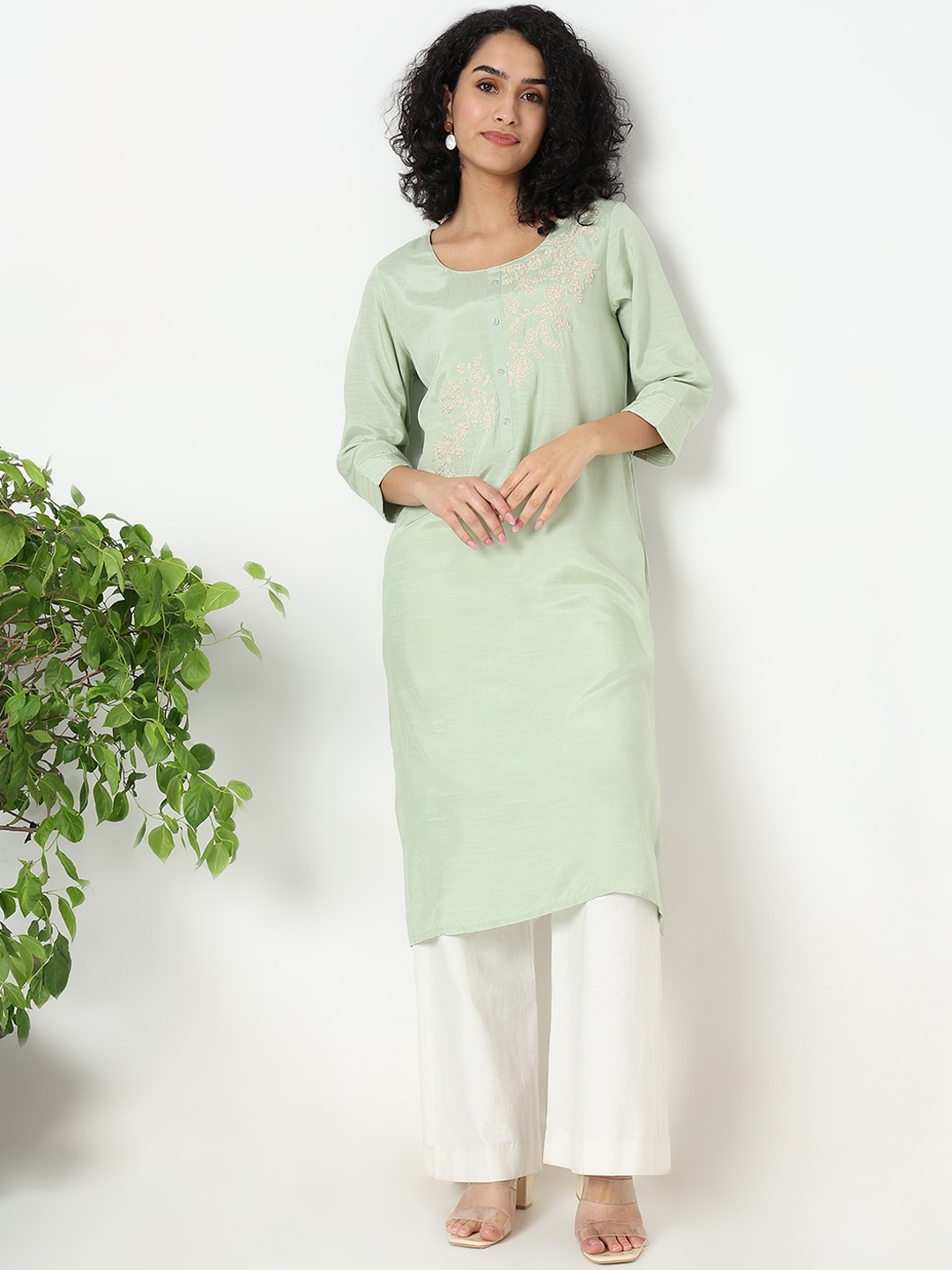 

Ethnicity Floral Embroidered Flared Sleeves A-Line Kurta, Green