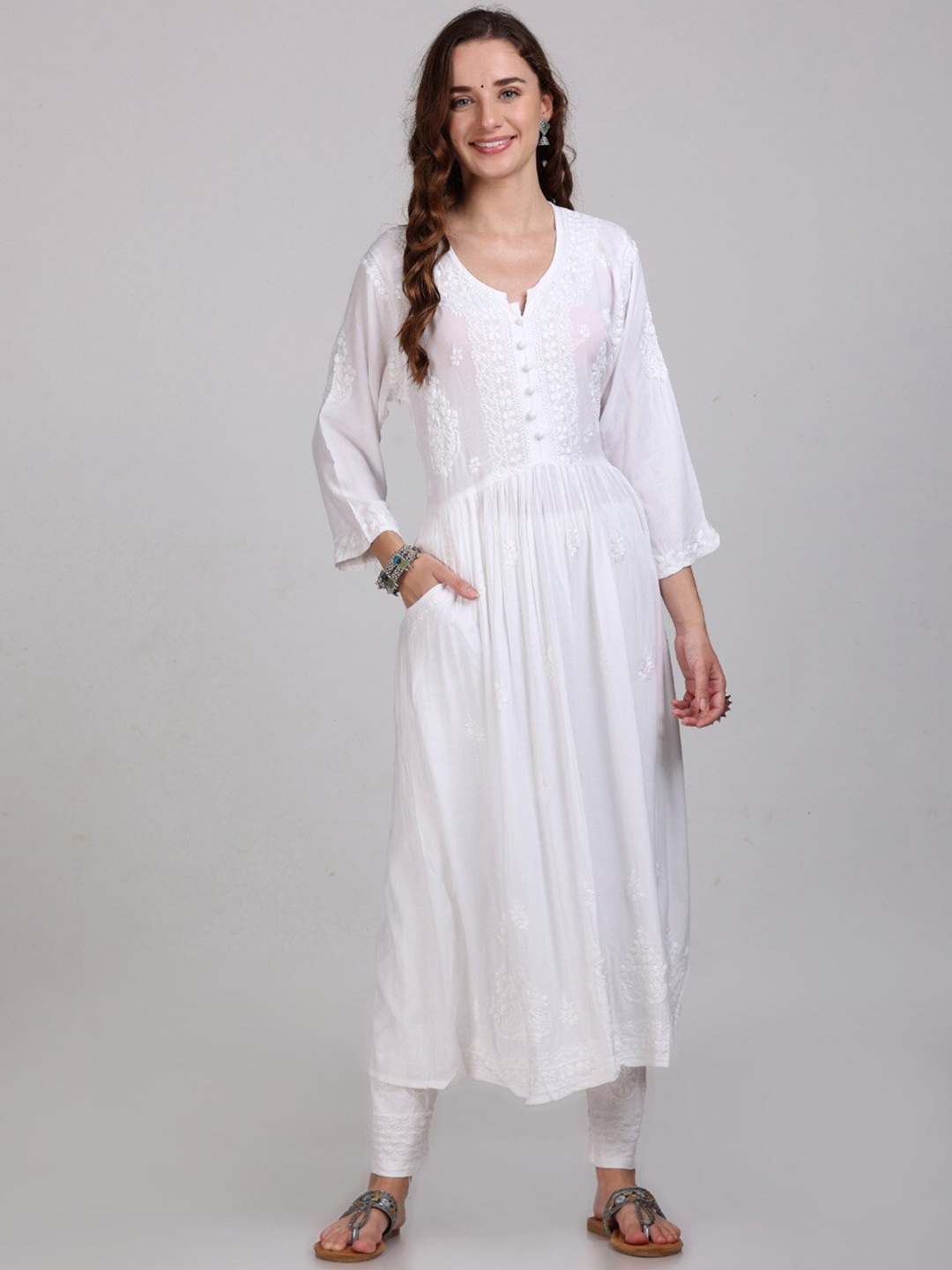 

KHAKA Floral Embroidered Chikankari Anarkali Kurta With Trouser, White