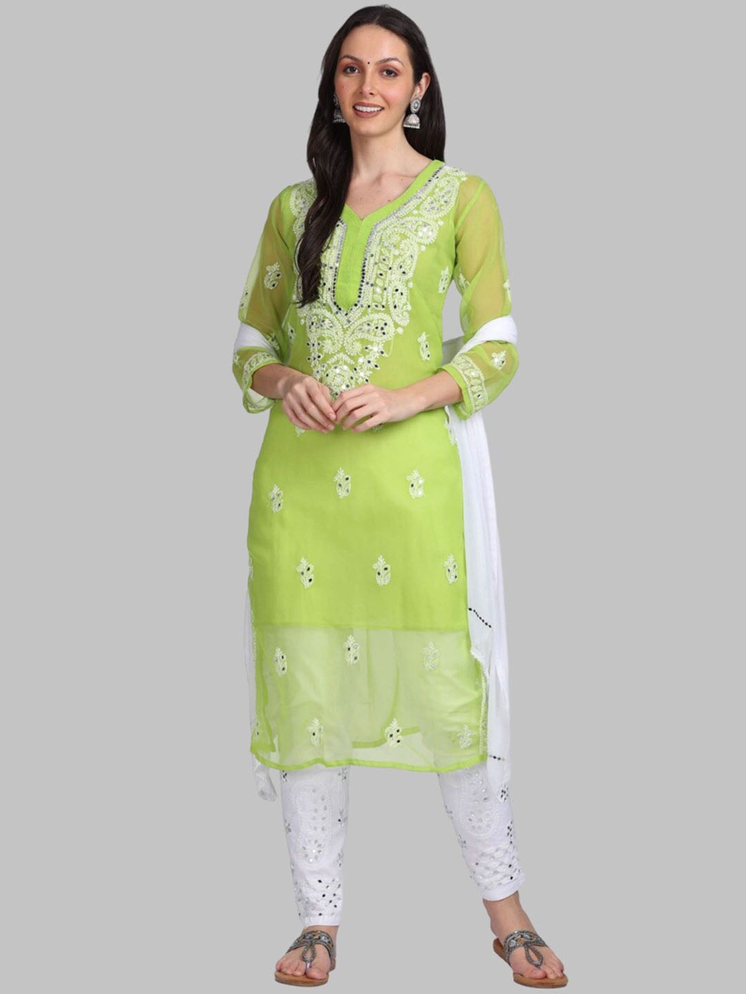 

KHAKA Ethnic Motifs Embroidered Regular Chikankari Straight Kurta with Trousers & Dupatta, Green