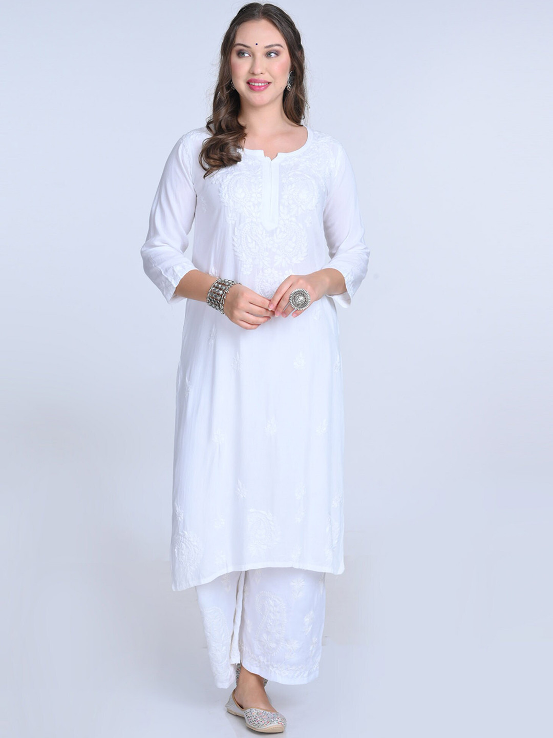 

KHAKA Floral Embroidered Round Neck Chikankari Straight Kurti With Palazzos & Dupatta, White