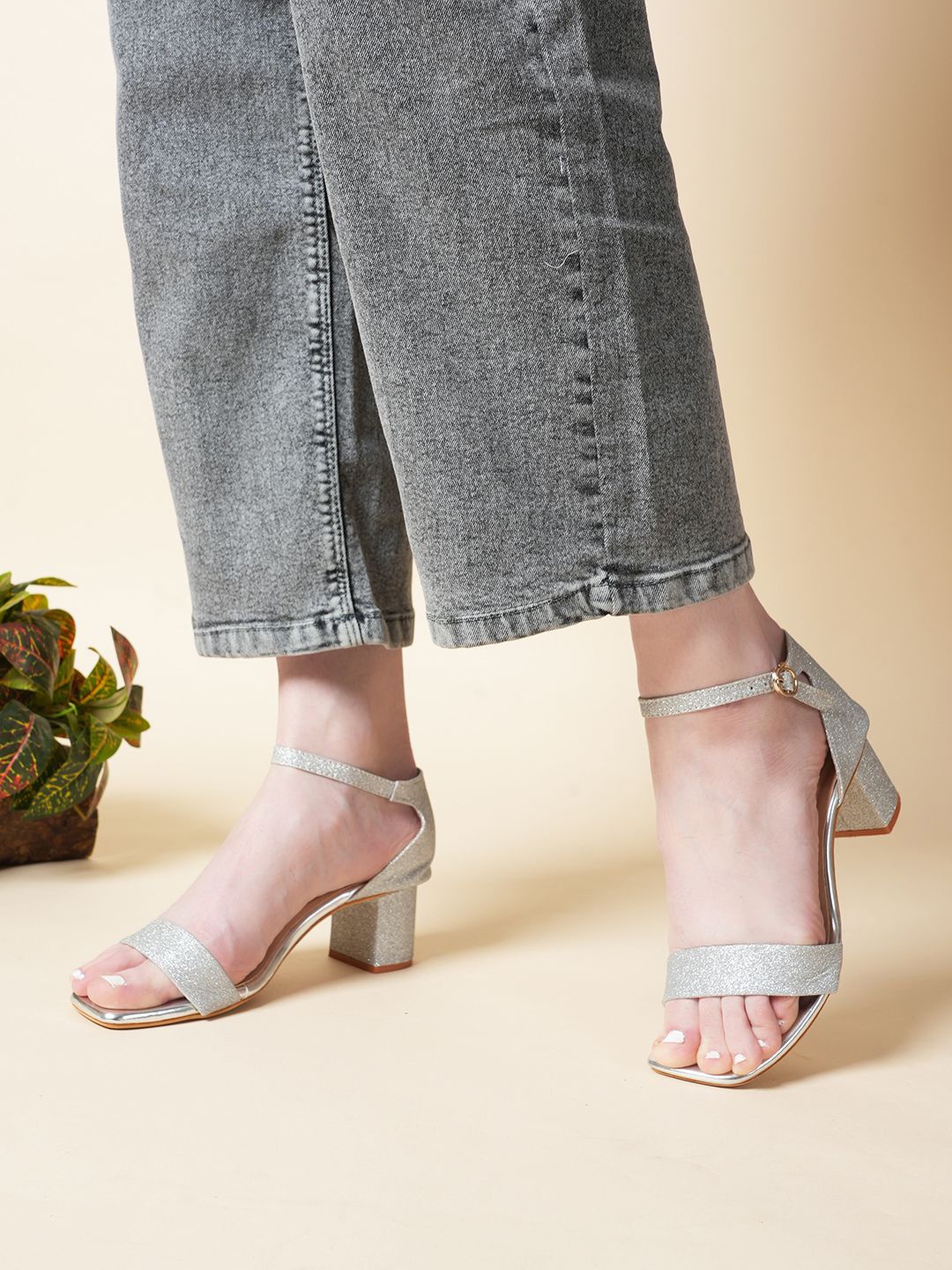 

DressBerry Silver-Toned Open Toe Block Heels