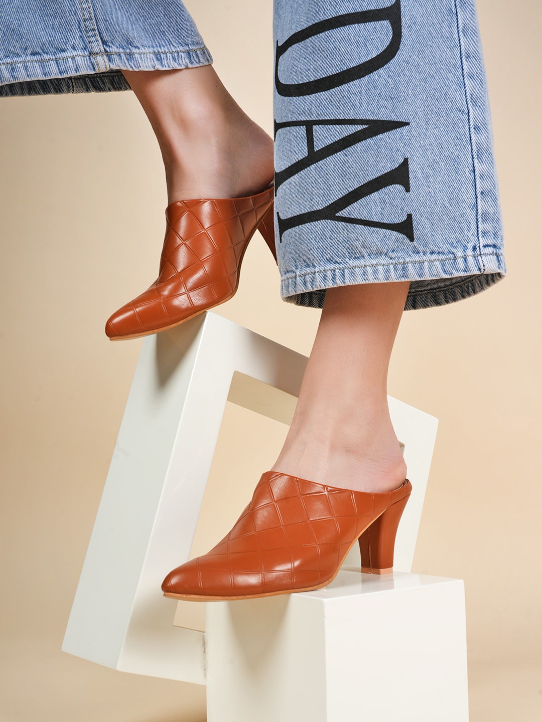 

DressBerry Tan Textured Block Heeled Mules