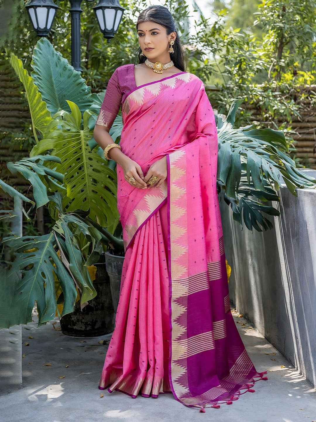 

MySilkLove Woven Design Zari Handloom Saree, Pink