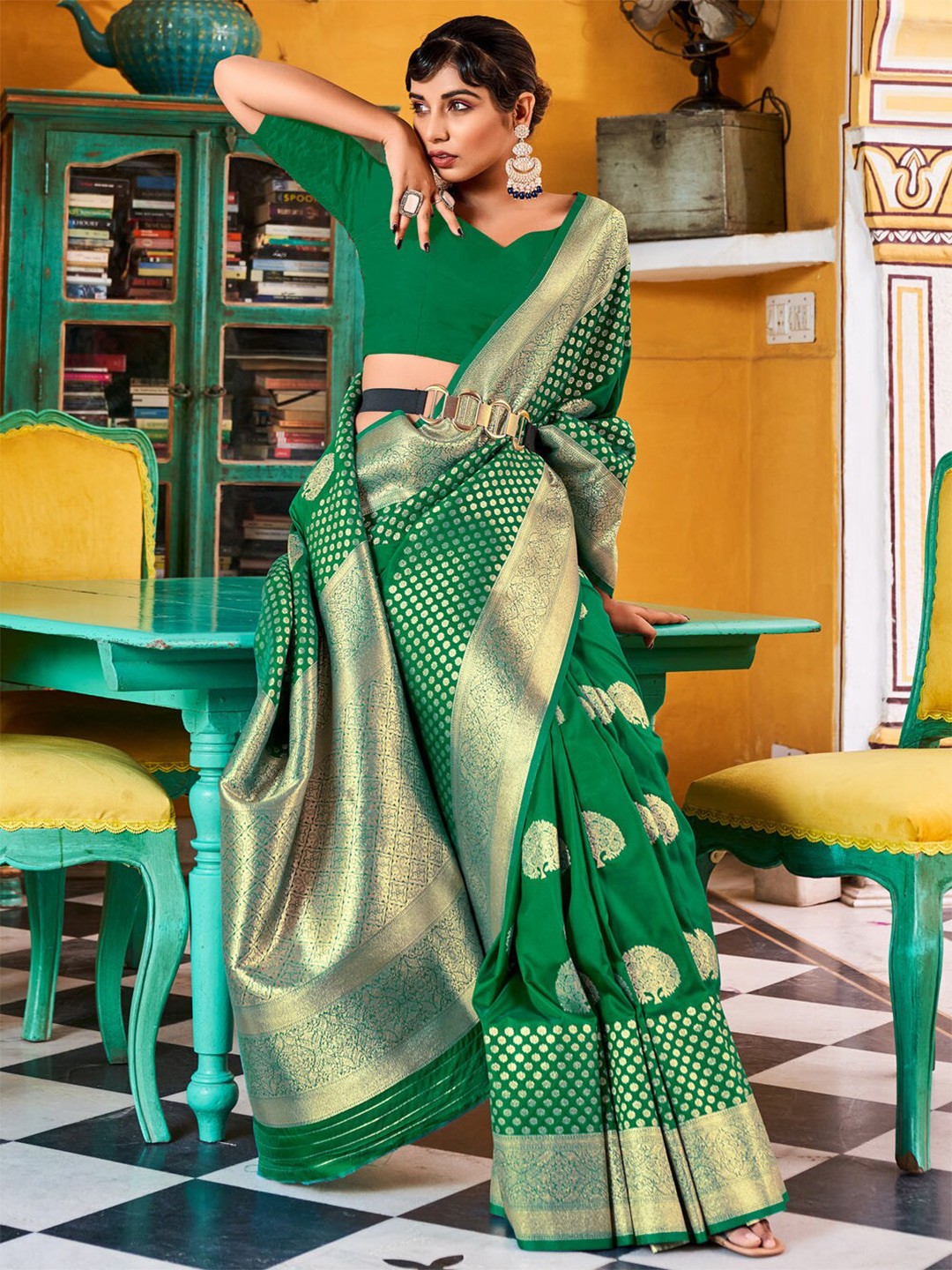 

MySilkLove Woven Design Silk Blend Handloom Banarasi Saree, Green