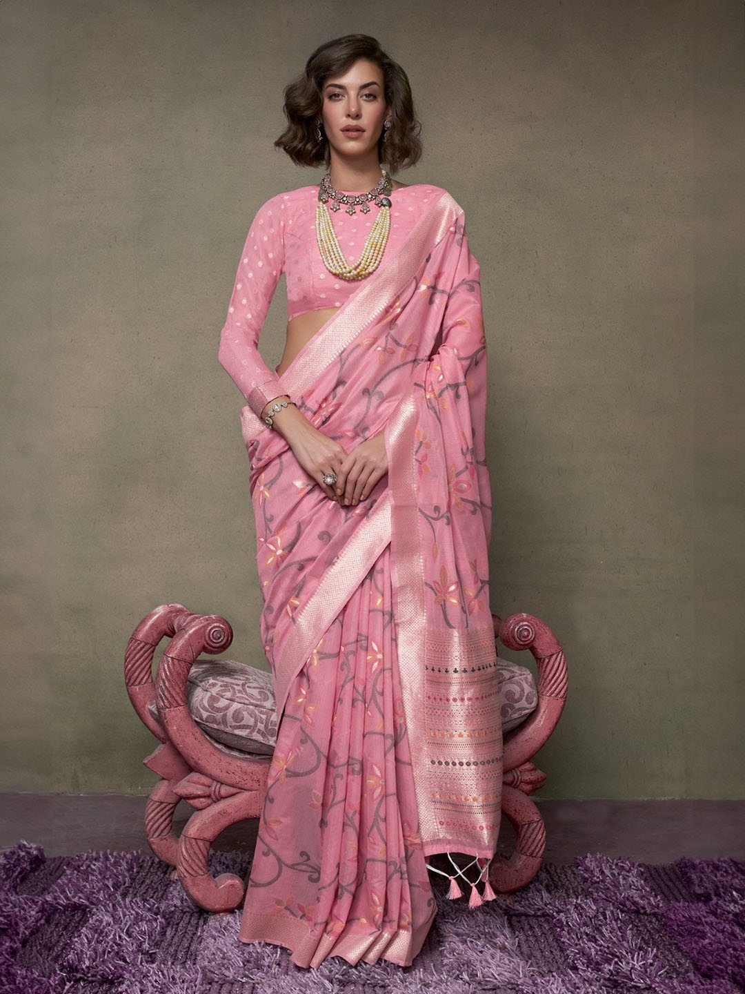 

MySilkLove Woven Design Zari Silk Blend Jamdani Saree, Pink