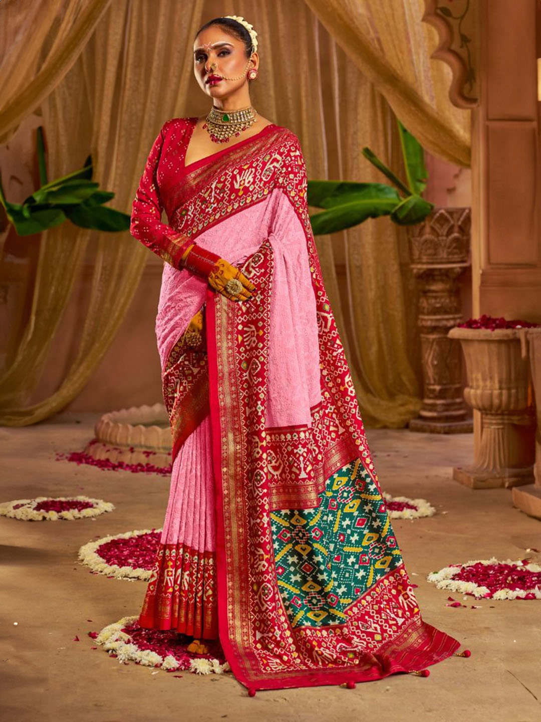 

MySilkLove Floral Silk Blend Saree, Pink