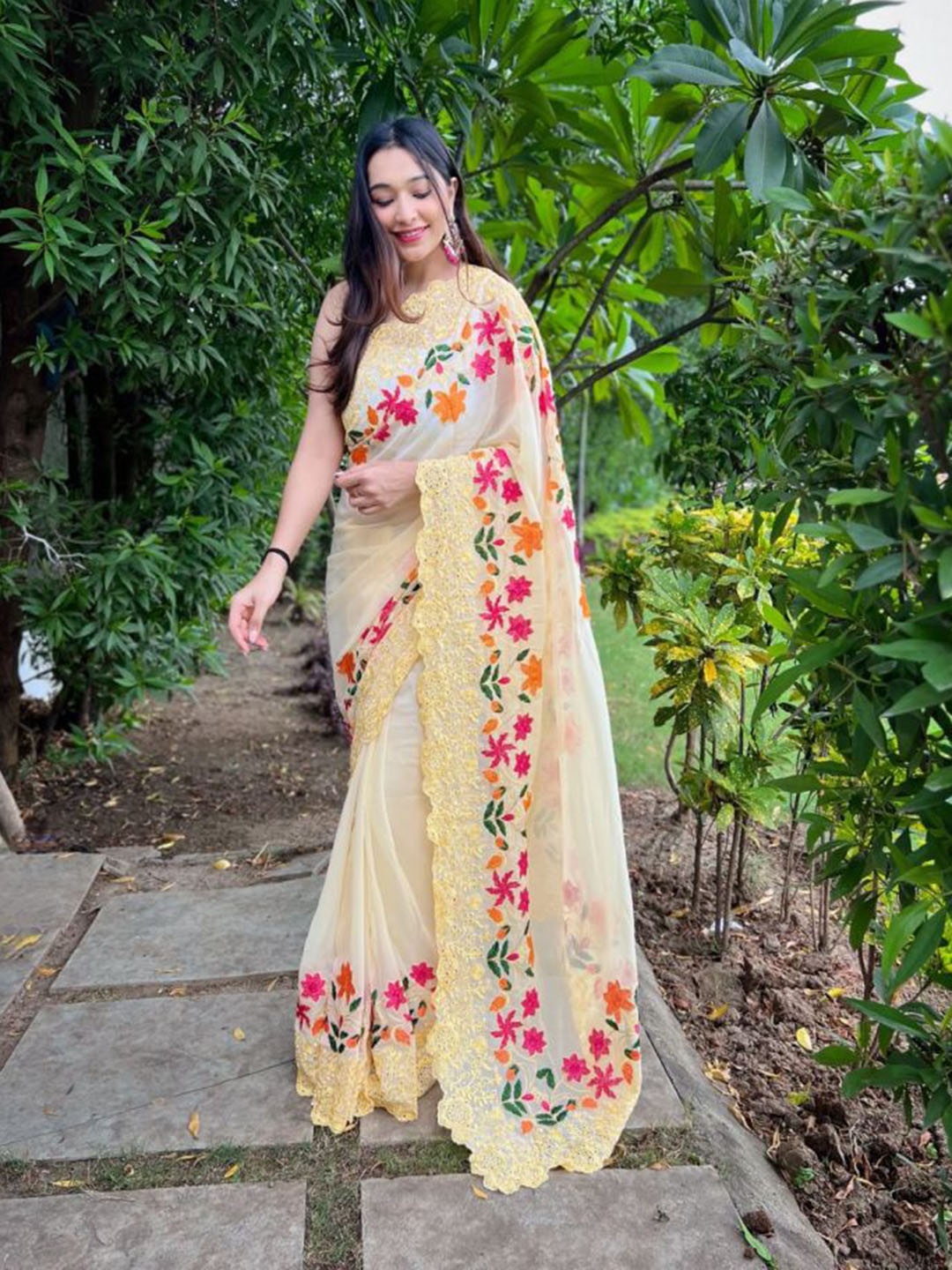 

MySilkLove Floral Embroidered Pure Georgette Saree, Yellow
