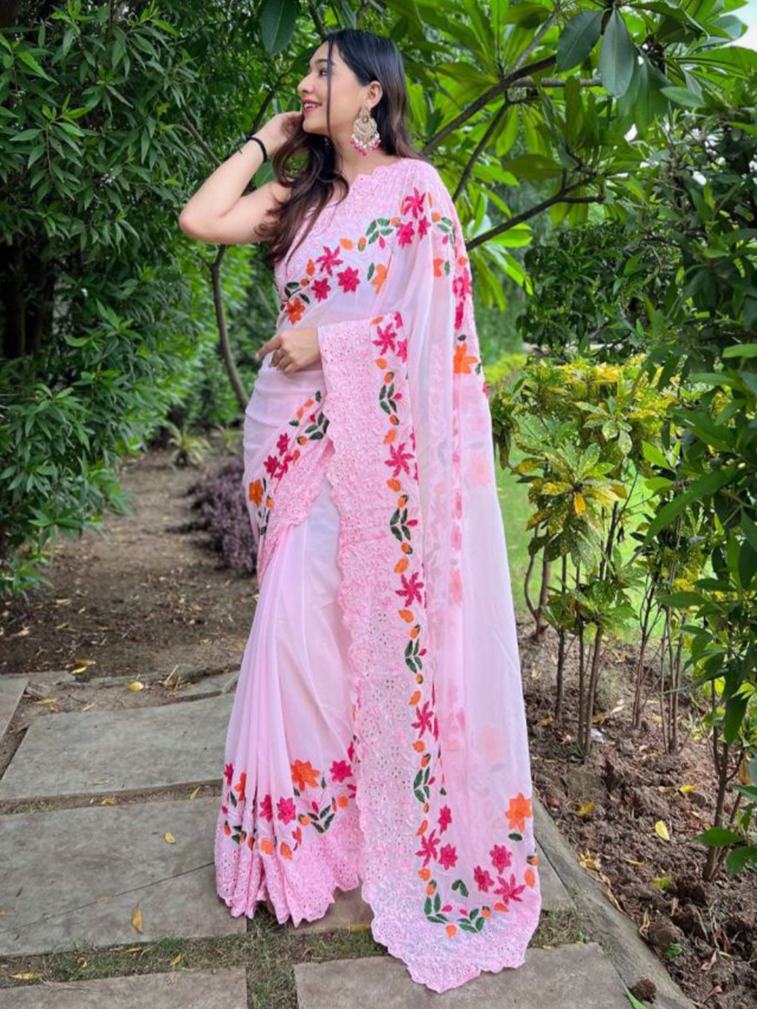 

MySilkLove Floral Embroidered Pure Georgette Saree, Pink