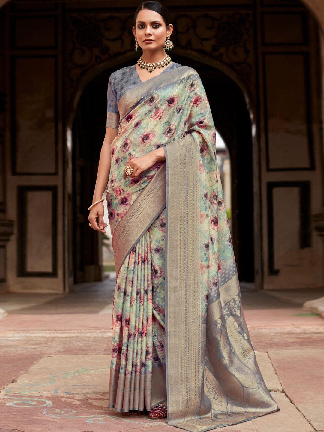 

MySilkLove Woven Design Zari Banarasi Saree, Grey