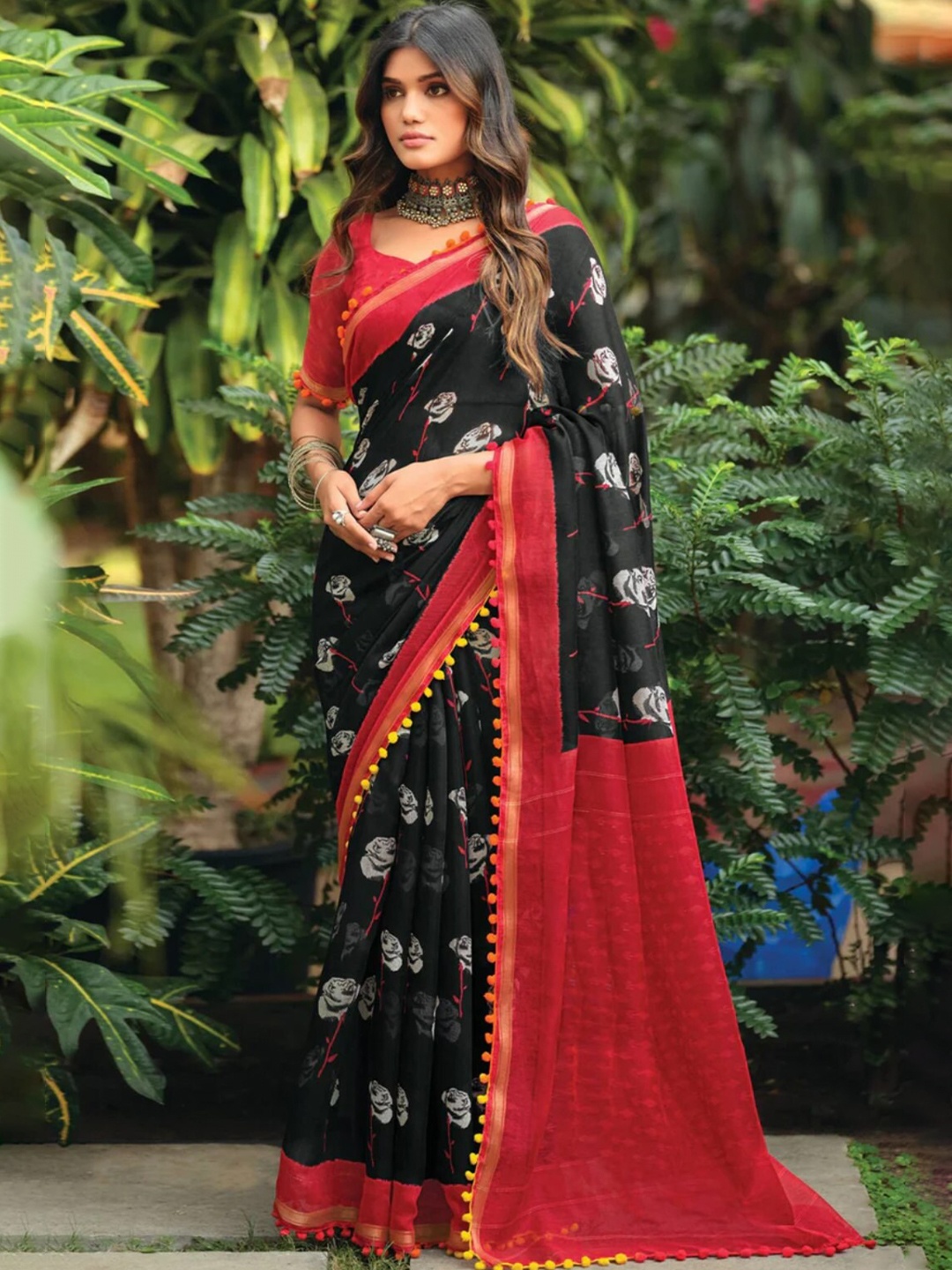 

MySilkLove Floral Zari Pure Cotton Saree, Black