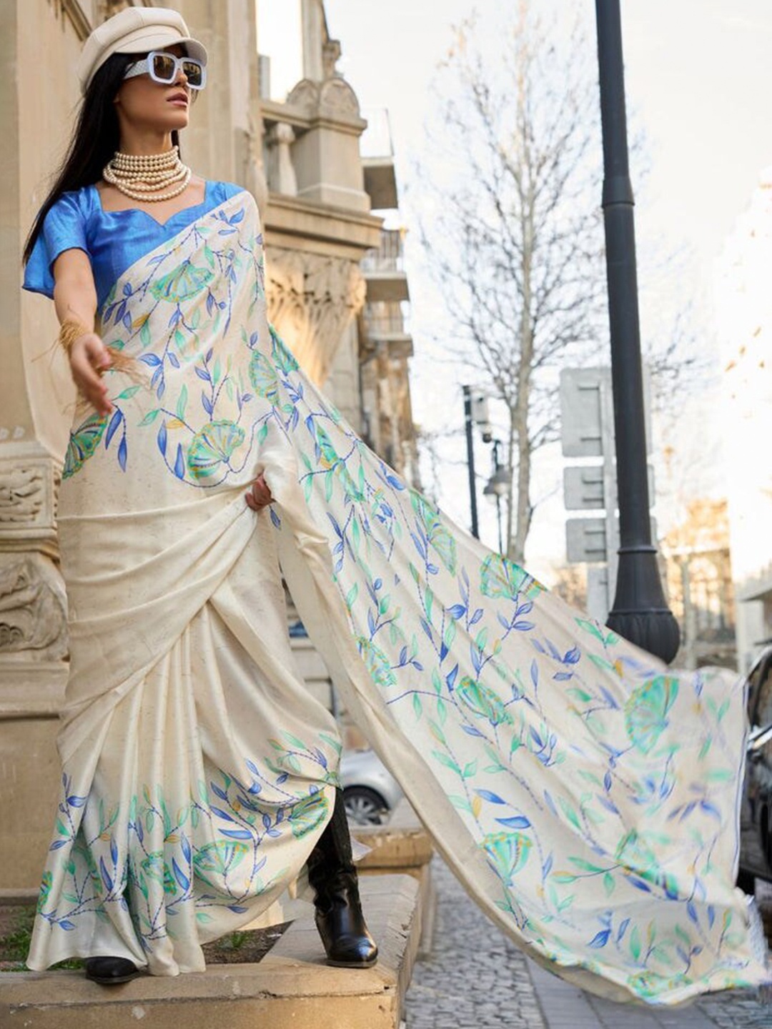 

MySilkLove Floral Satin Saree, Cream