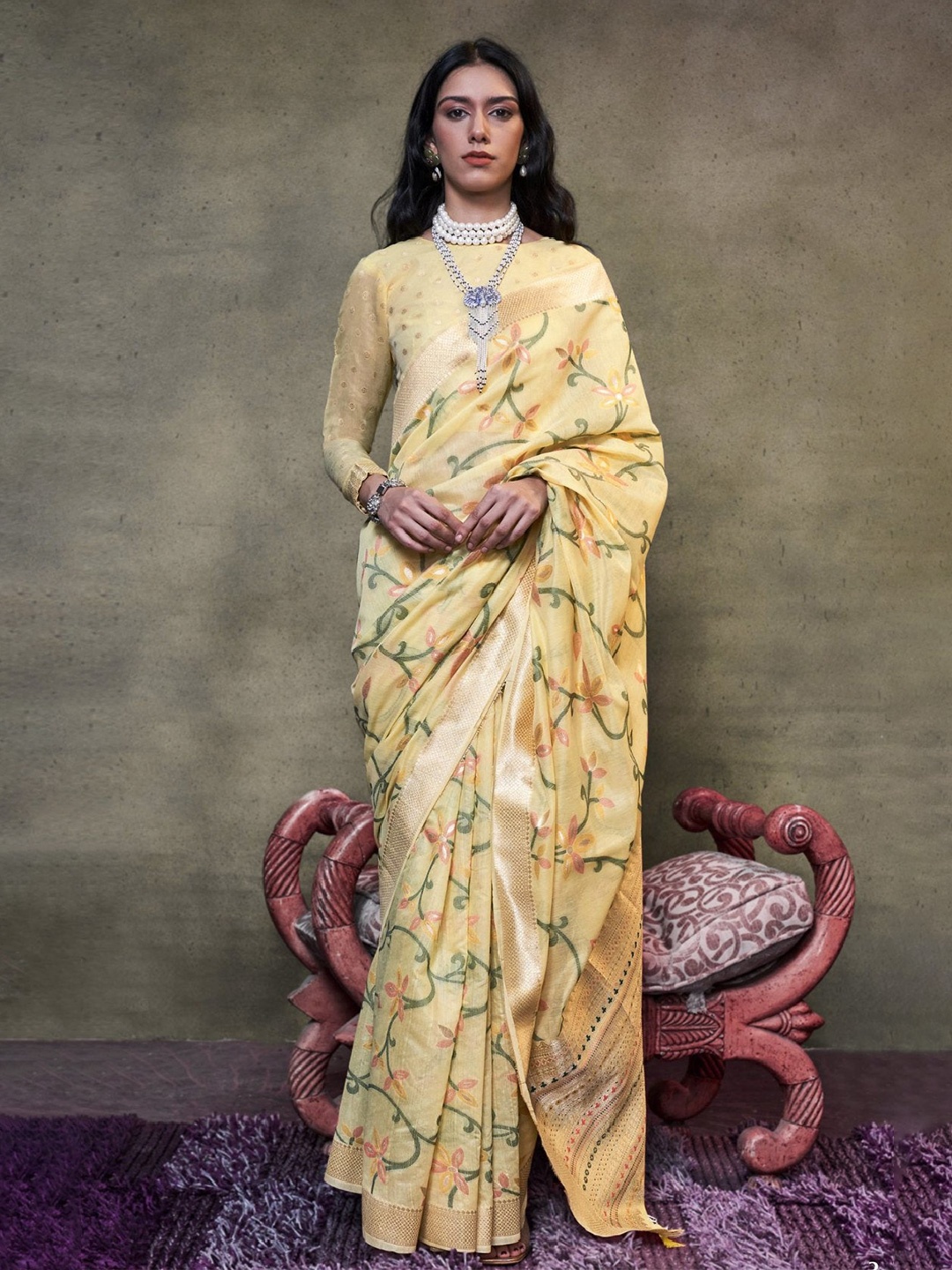 

MySilkLove Woven Design Zari Silk Blend Jamdani Saree, Yellow