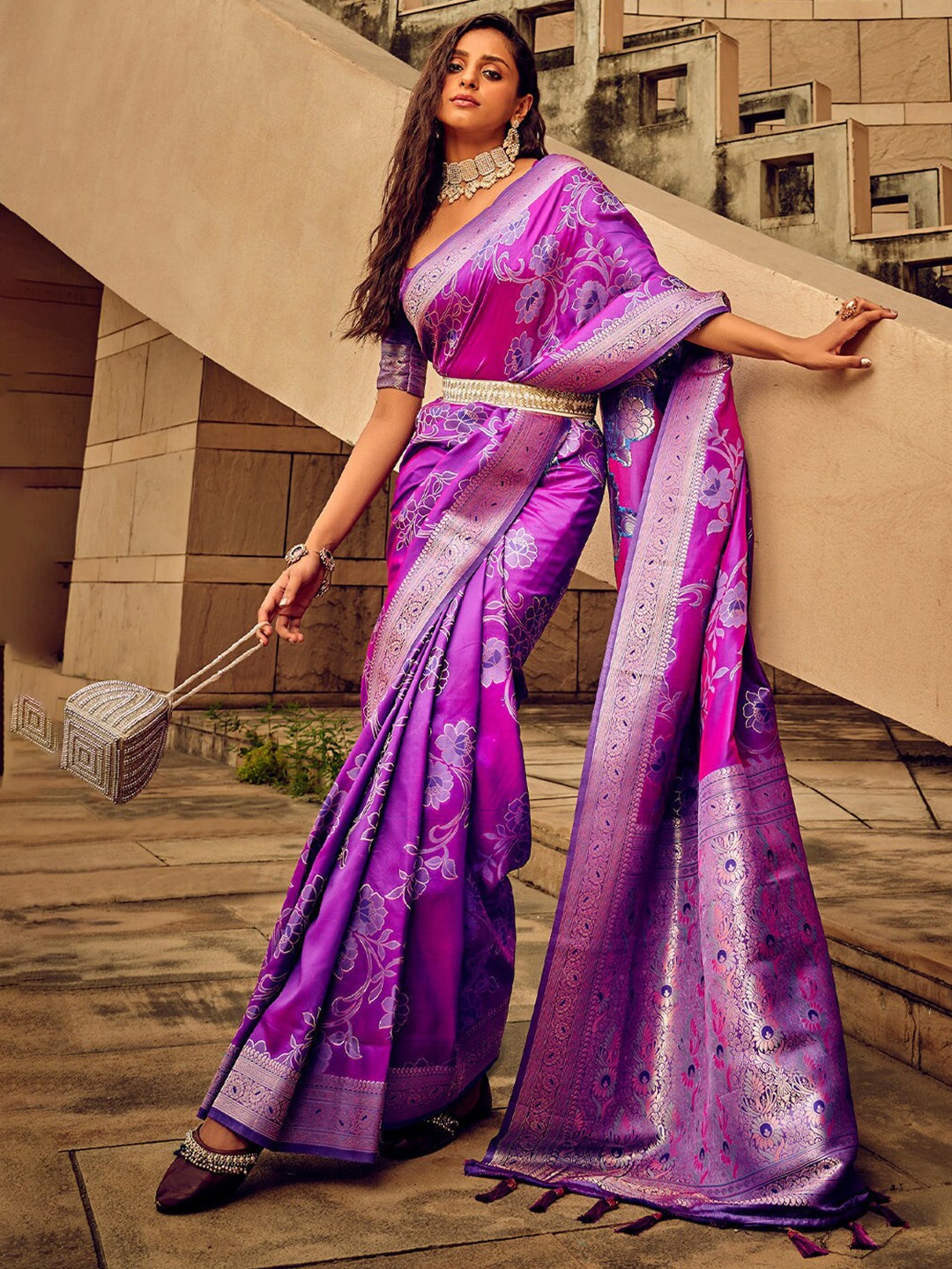 

MySilkLove Woven Design Zari Silk Blend Banarasi Saree, Purple